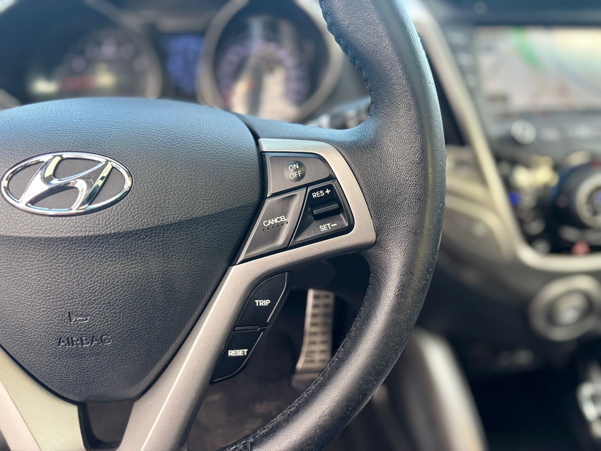 /canwestautoinc/2012-Hyundai-Veloster-5925298763968476.jpg