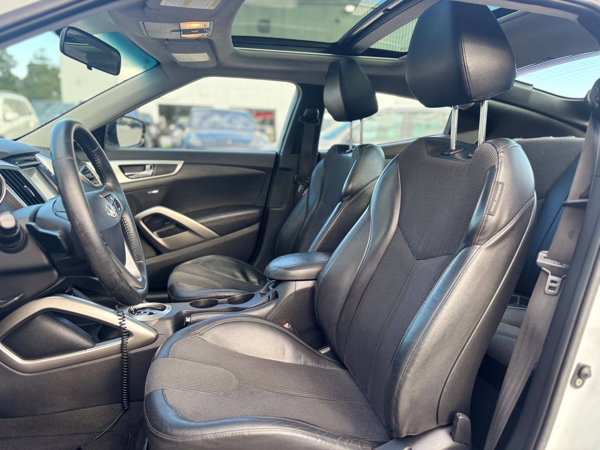 /canwestautoinc/2012-Hyundai-Veloster-6935248712337783.jpg