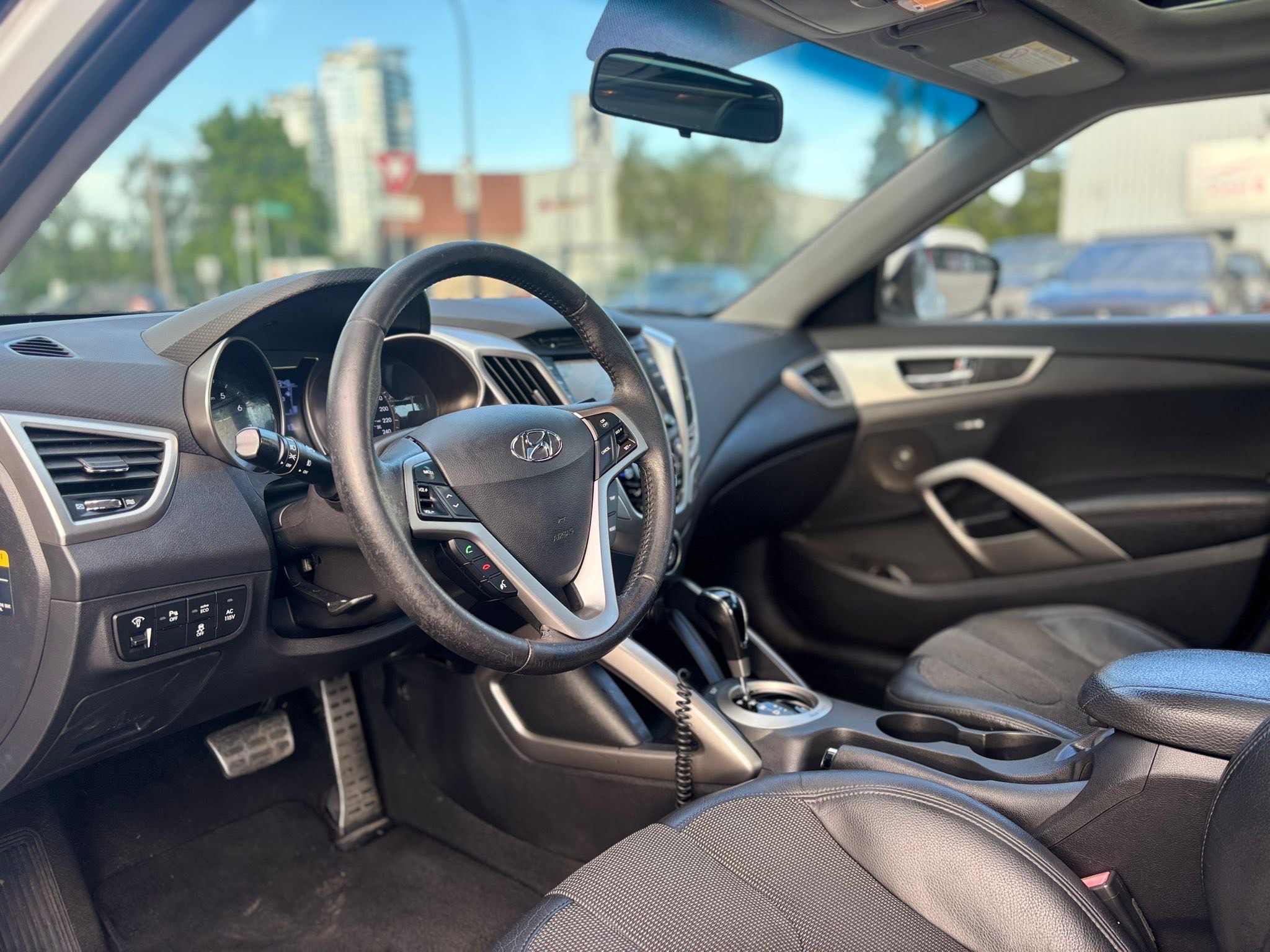 /canwestautoinc/2012-Hyundai-Veloster-7001340171966852.jpg