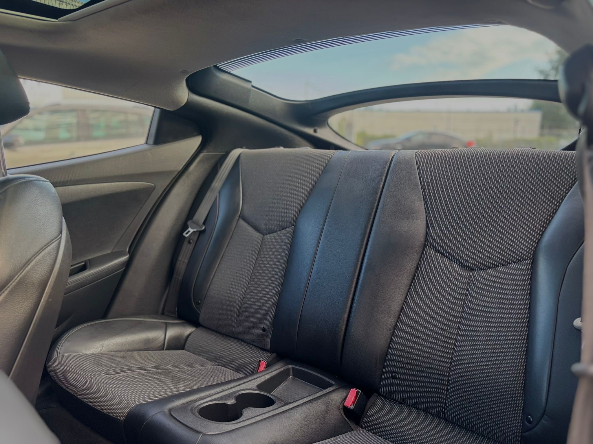 /canwestautoinc/2012-Hyundai-Veloster-8262958892923471.jpg