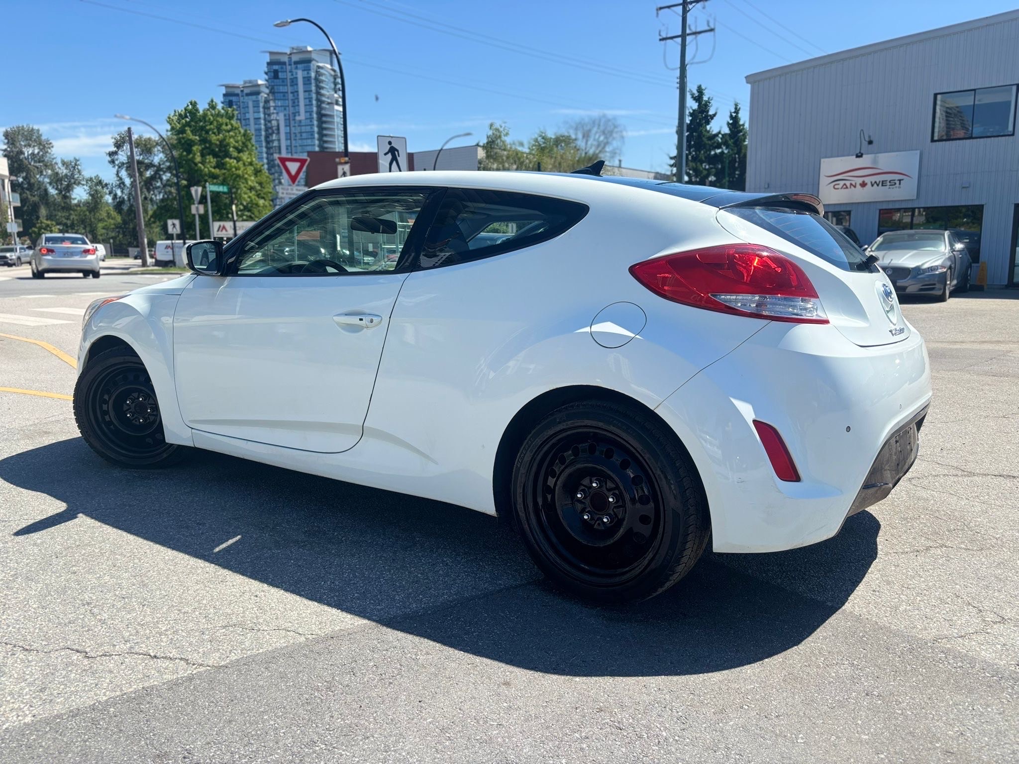 /canwestautoinc/2012-Hyundai-Veloster-928066901127856.jpg