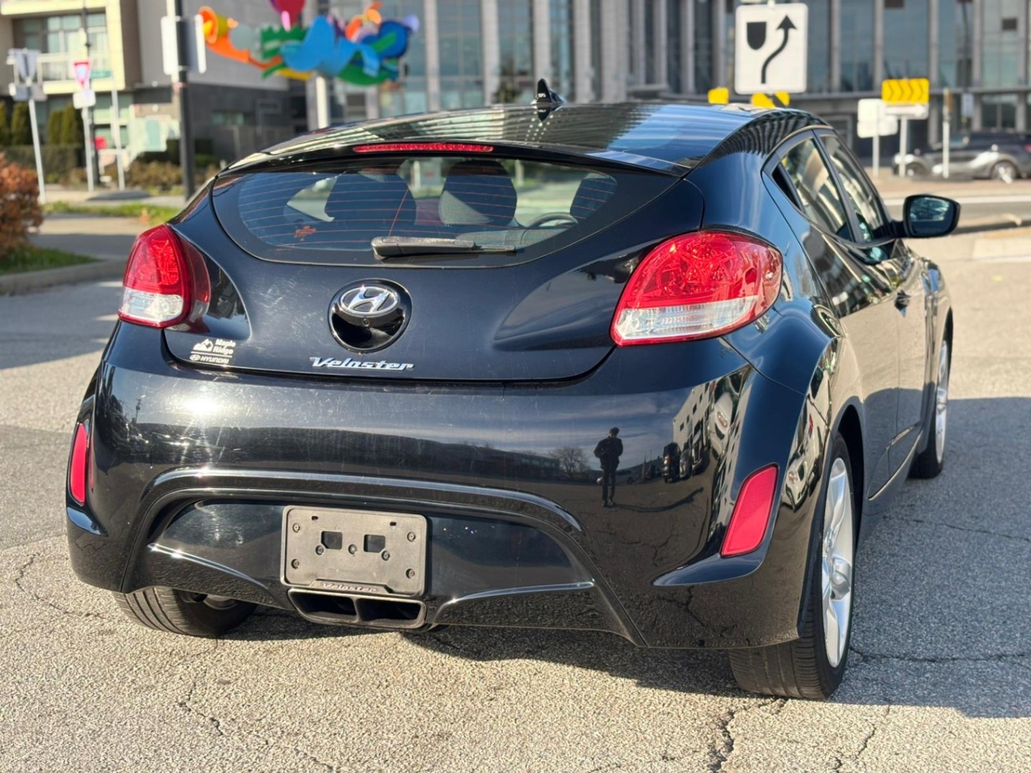 /canwestautoinc/2012-Hyundai-Veloster-9560250763127054.jpg