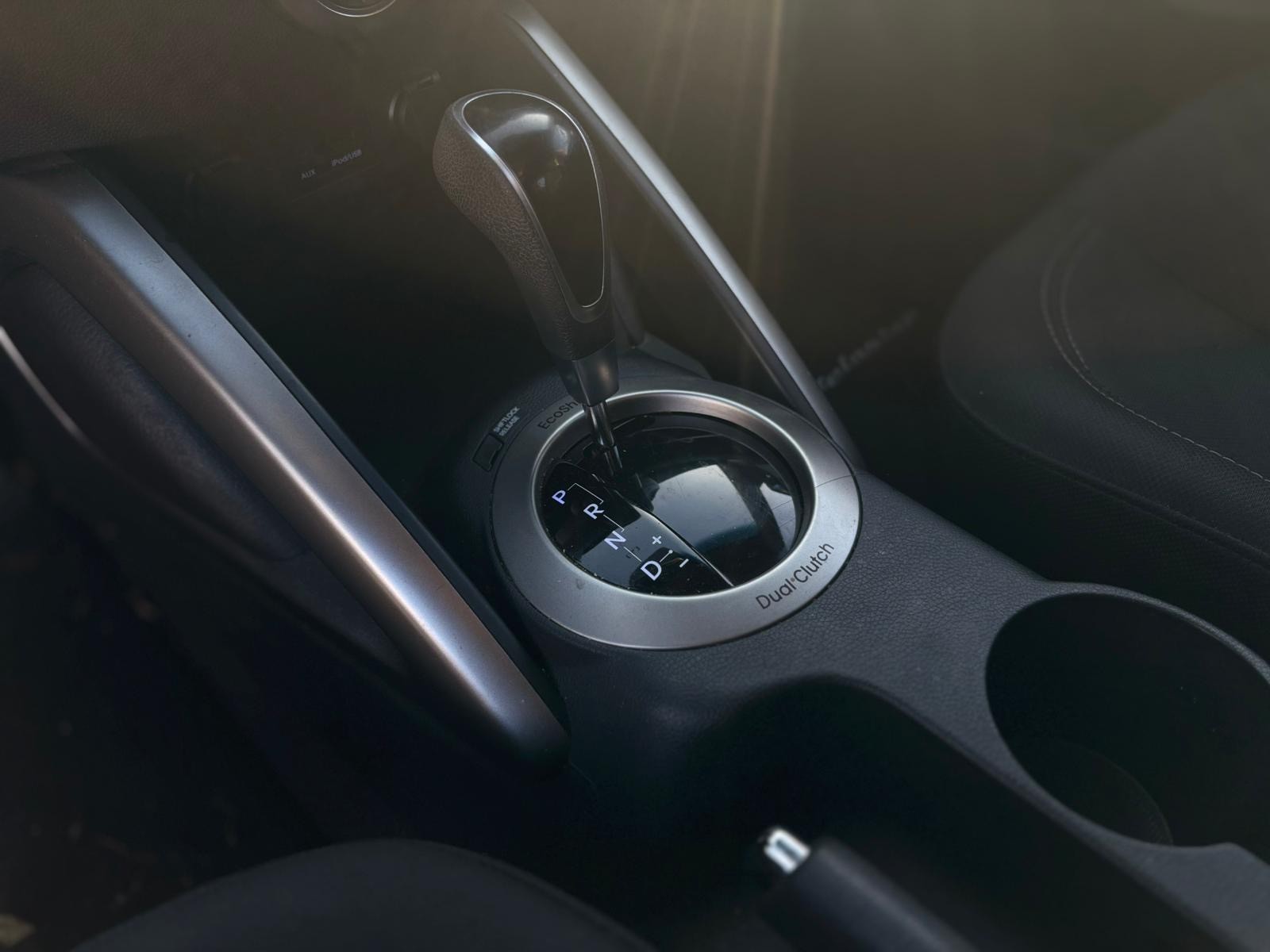 /canwestautoinc/2012-Hyundai-Veloster-9653824594462168.jpg