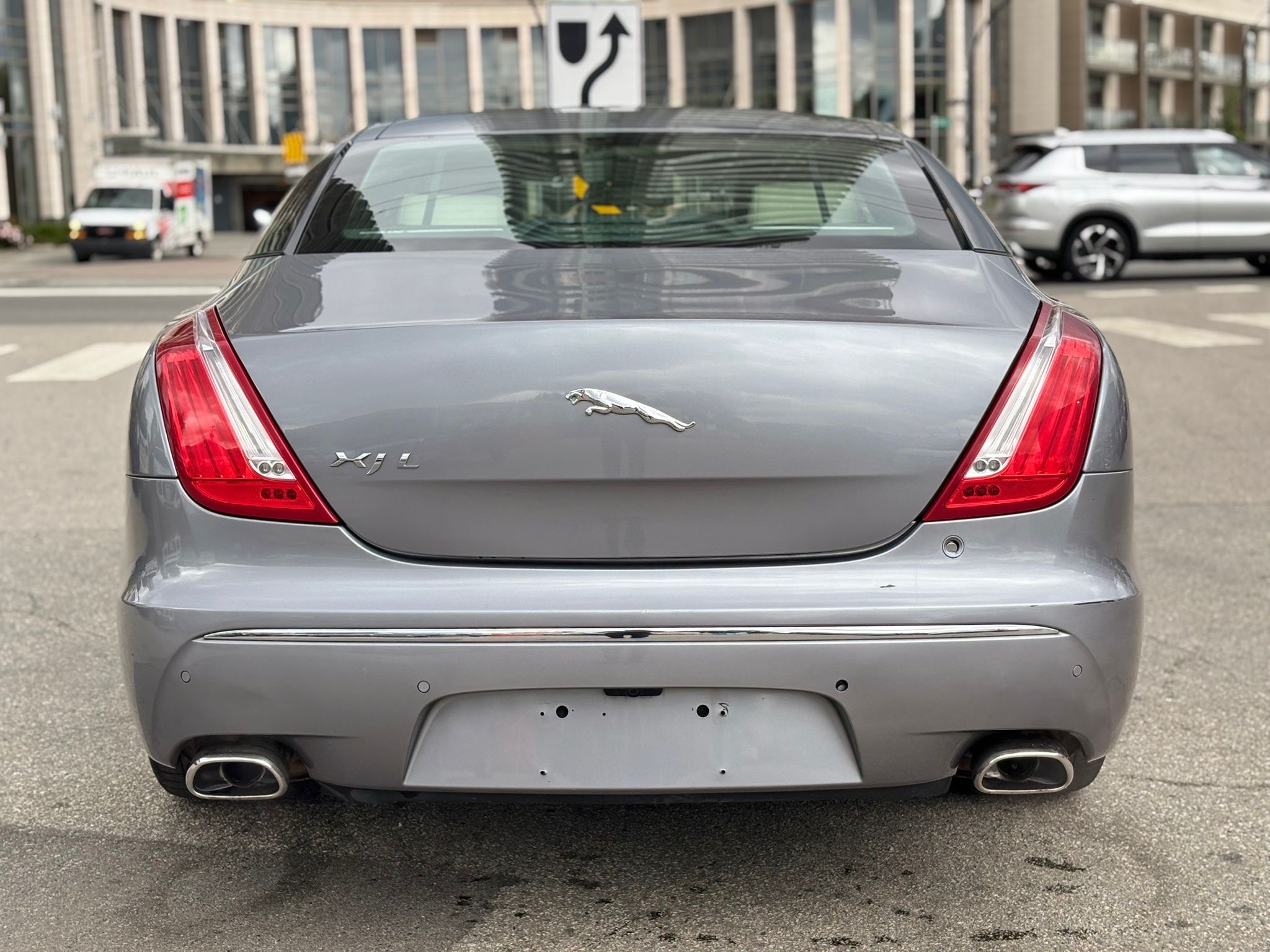 /canwestautoinc/2012-Jaguar-XJ-10077655758104442.jpg