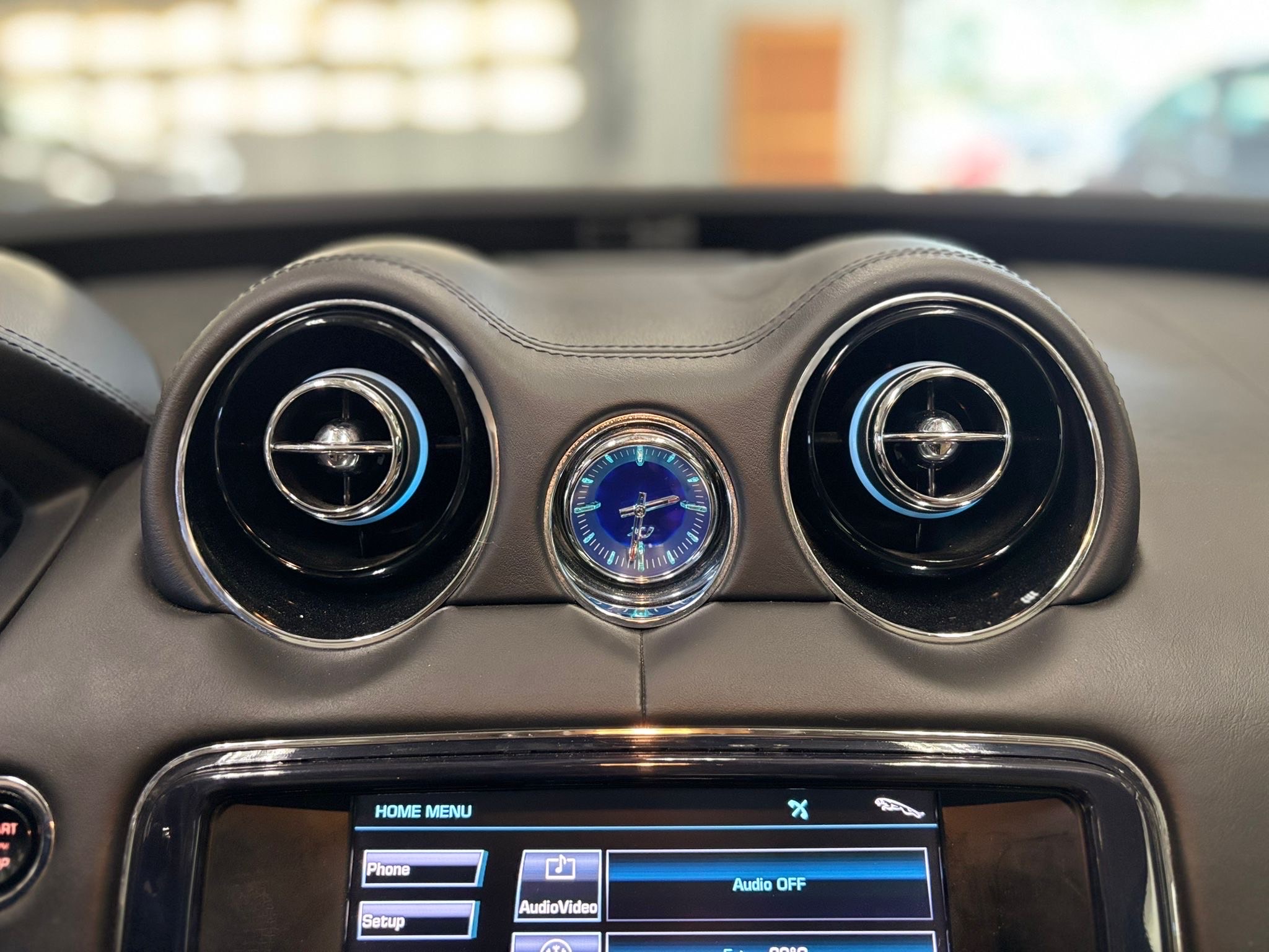 /canwestautoinc/2012-Jaguar-XJ-29149909673904717.jpg