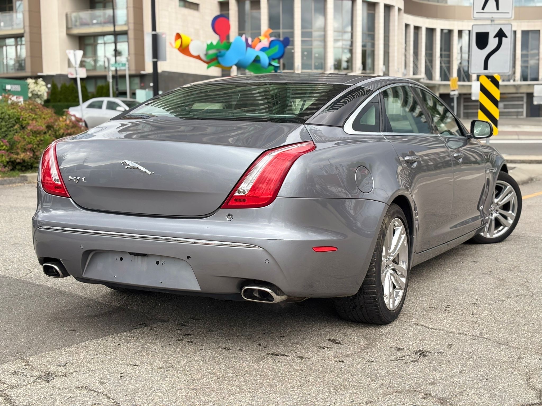 /canwestautoinc/2012-Jaguar-XJ-4366296312232465.jpg