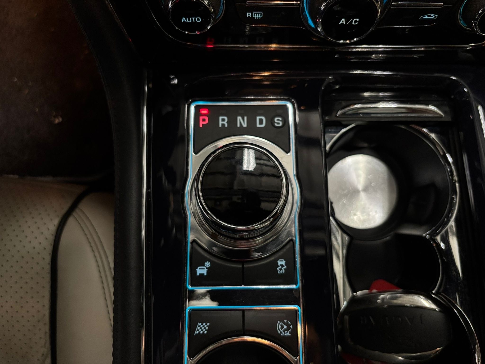 /canwestautoinc/2012-Jaguar-XJ-5391945809742711.jpg