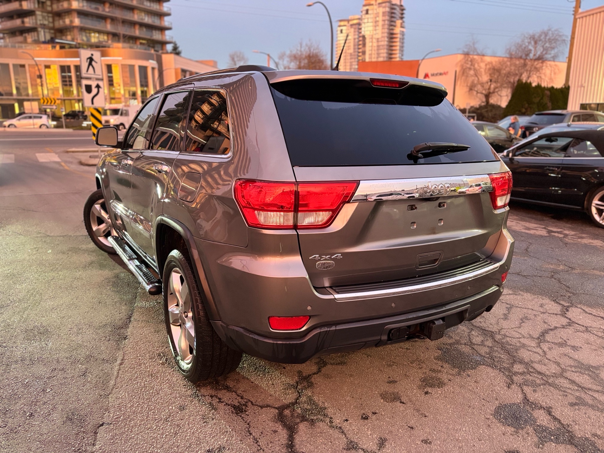 /canwestautoinc/2012-Jeep-GrandCherokee-06351752447854331.jpg