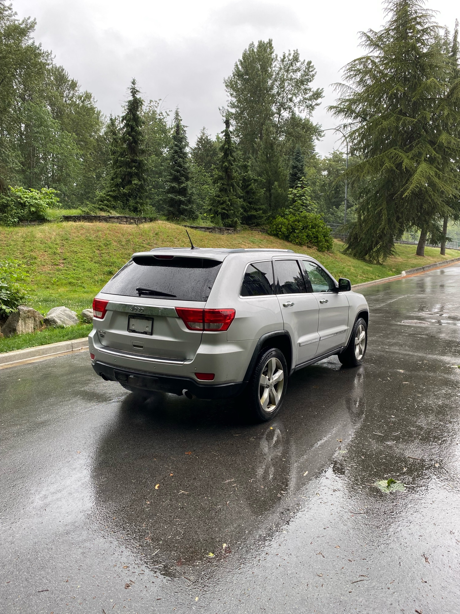 /canwestautoinc/2012-Jeep-GrandCherokee-20606606137759043.jpg