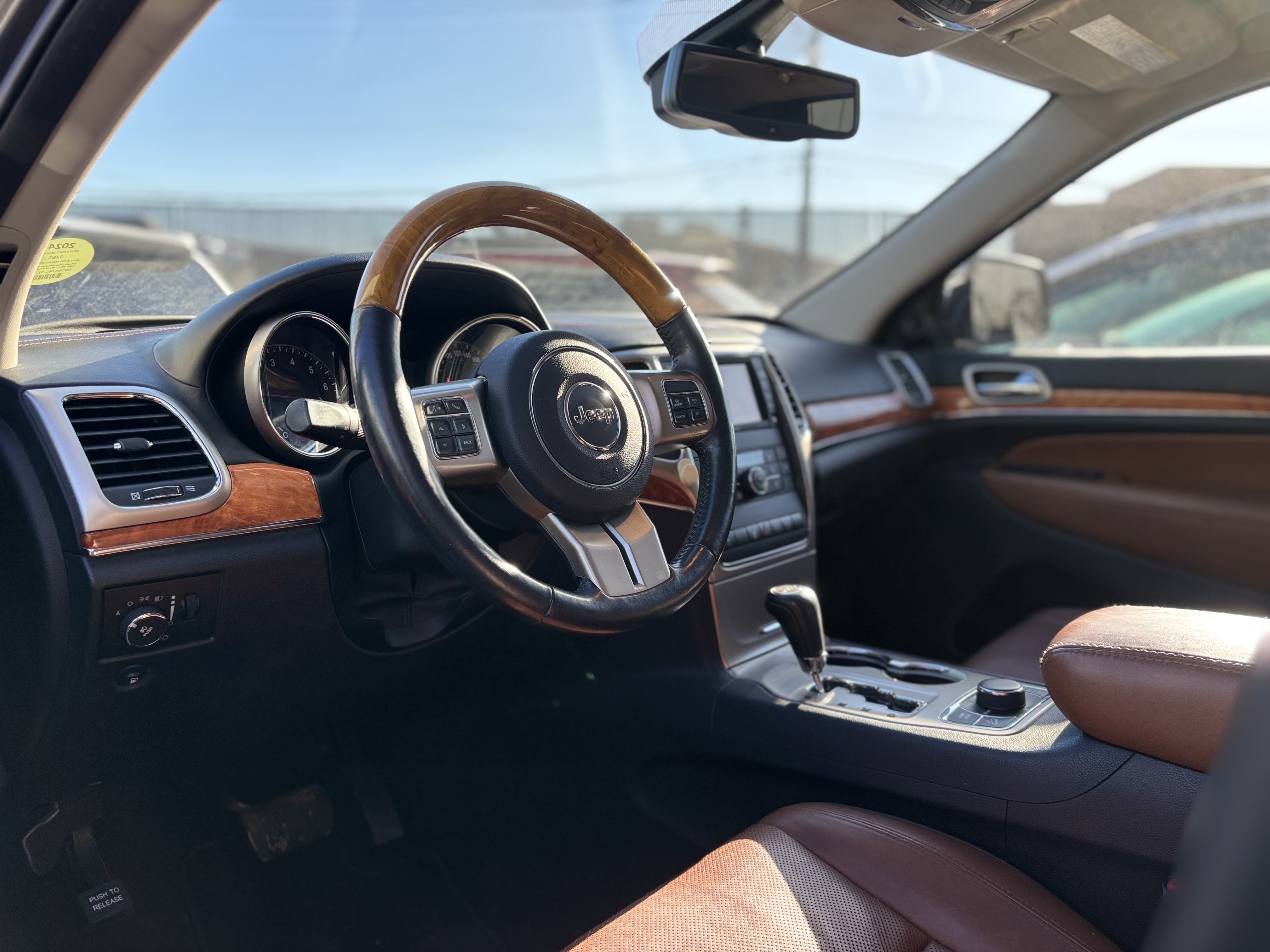 /canwestautoinc/2012-Jeep-GrandCherokee-4679816539294368.jpg