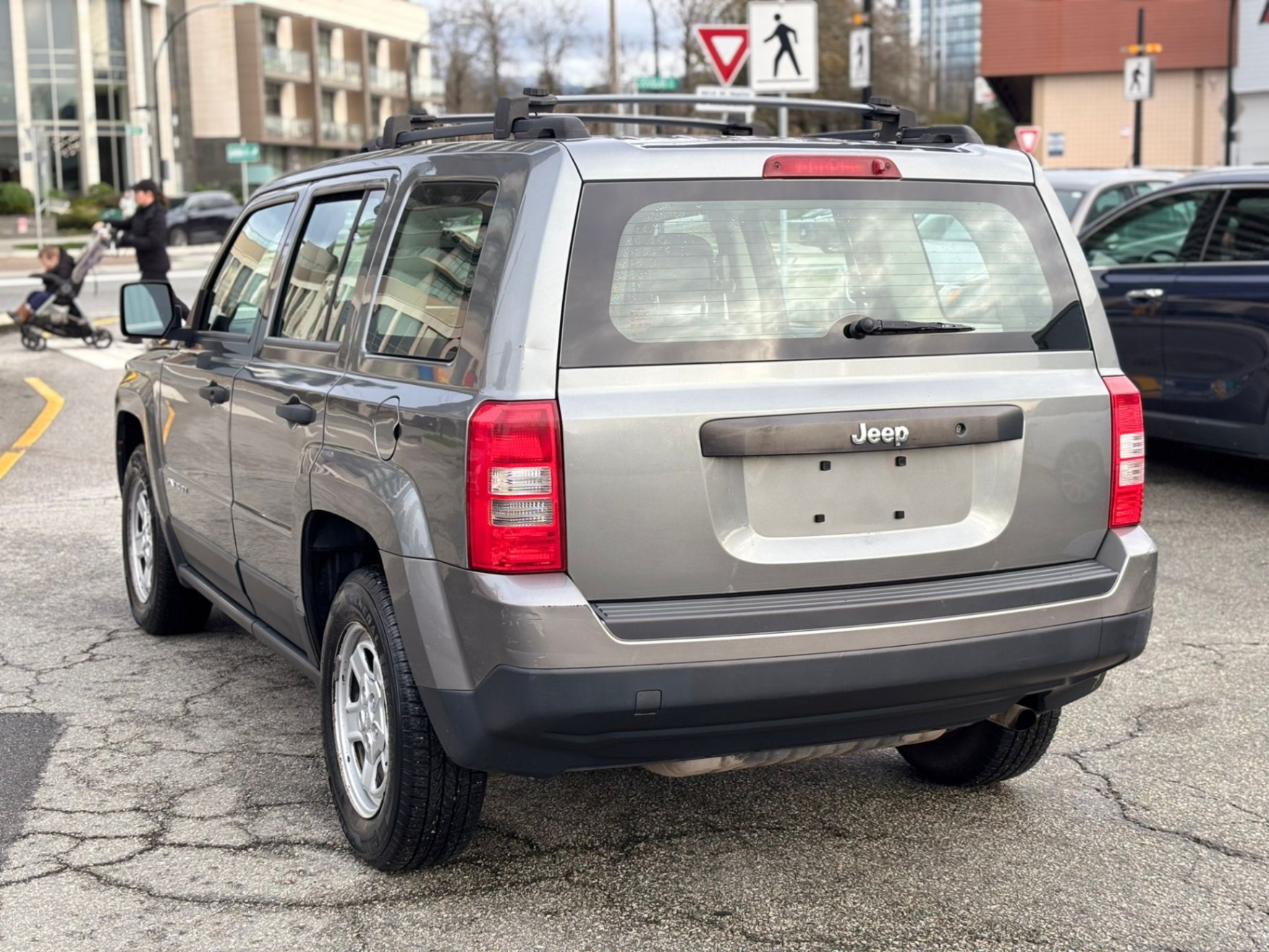/canwestautoinc/2012-Jeep-Patriot-6940377574218688.jpg