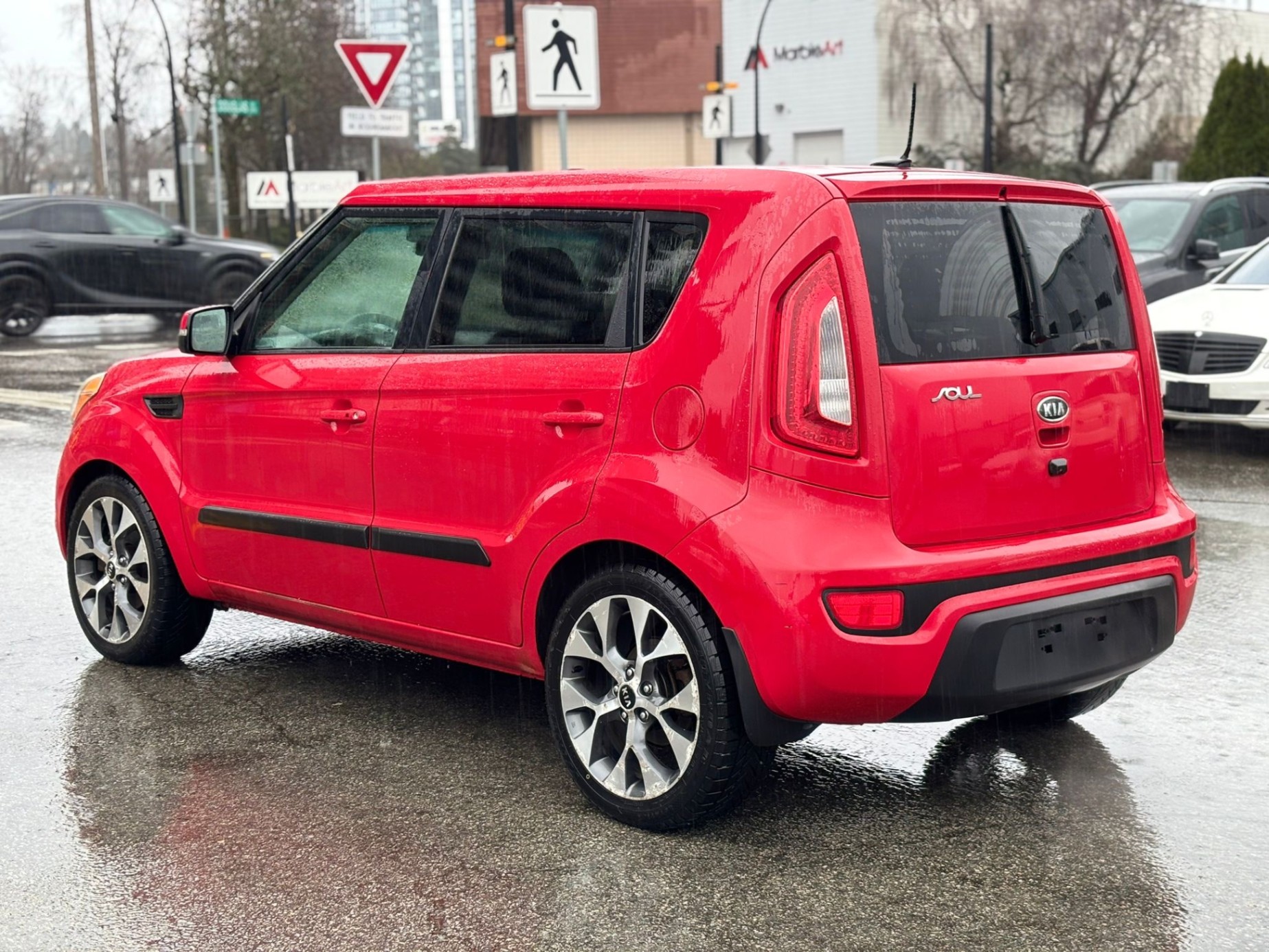 /canwestautoinc/2012-Kia-Soul-044647847027430076.jpg