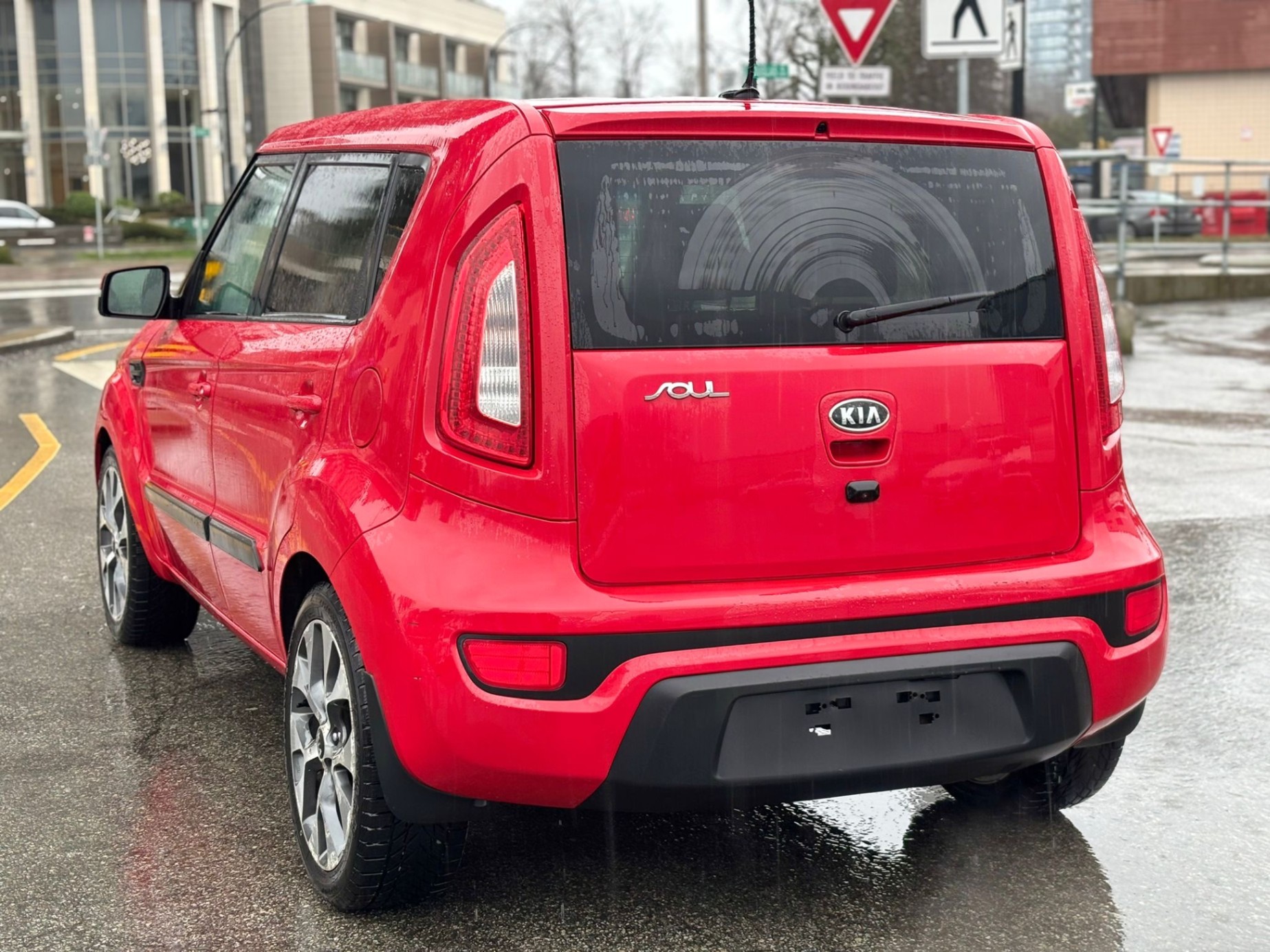 /canwestautoinc/2012-Kia-Soul-4040511245900953.jpg