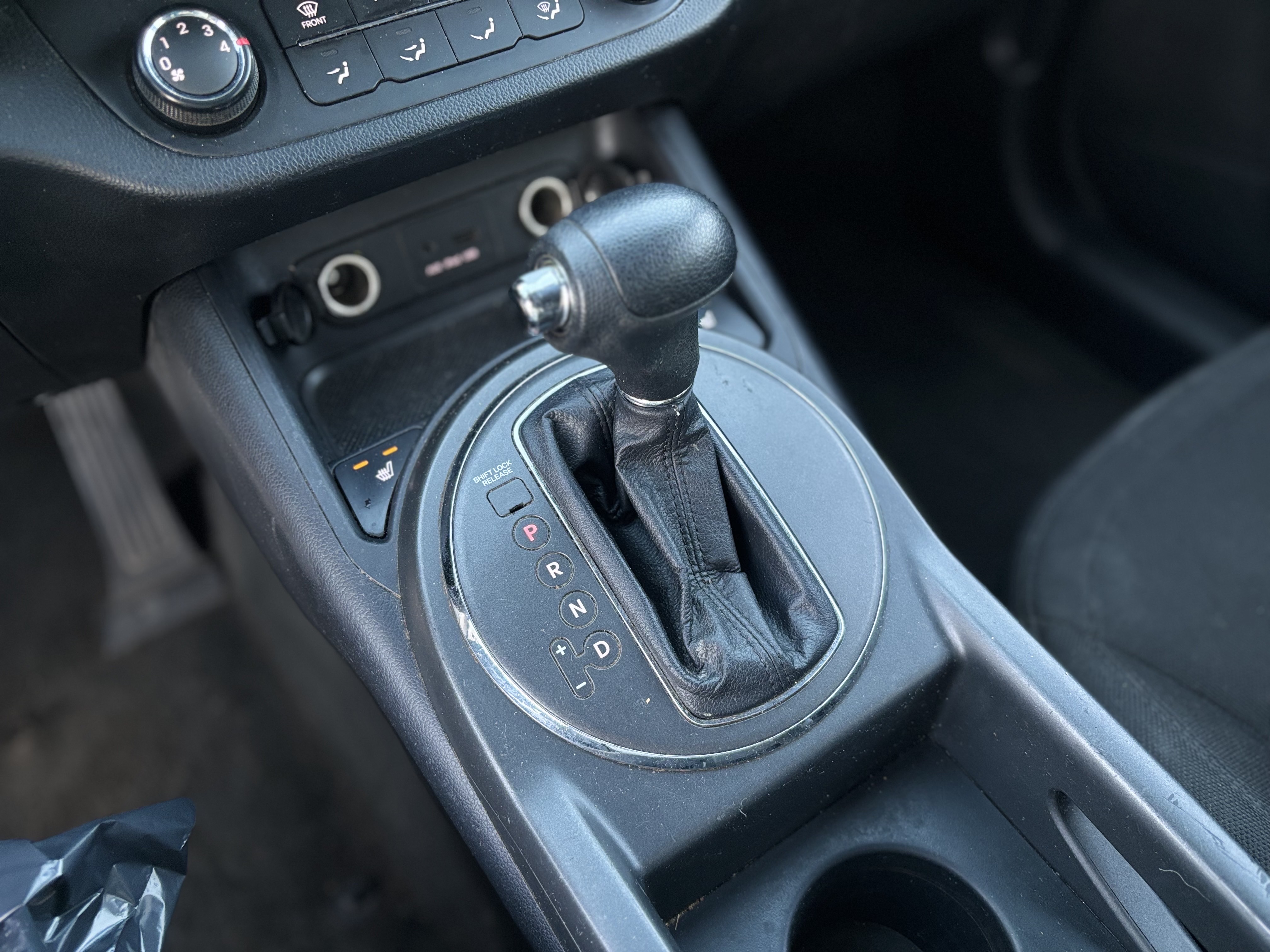/canwestautoinc/2012-Kia-Sportage-10209517821871006.jpg