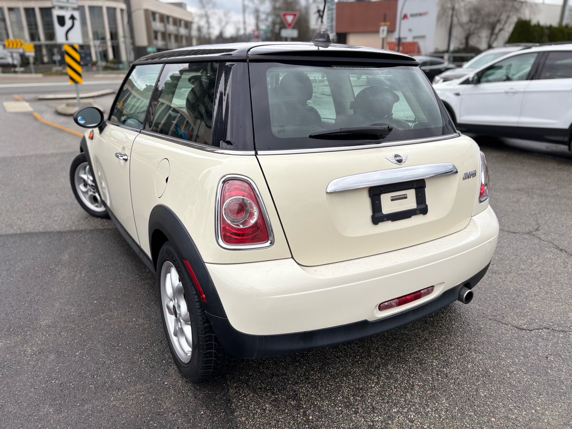 /canwestautoinc/2012-MINI-CooperHardtop-08305615029137914.jpg