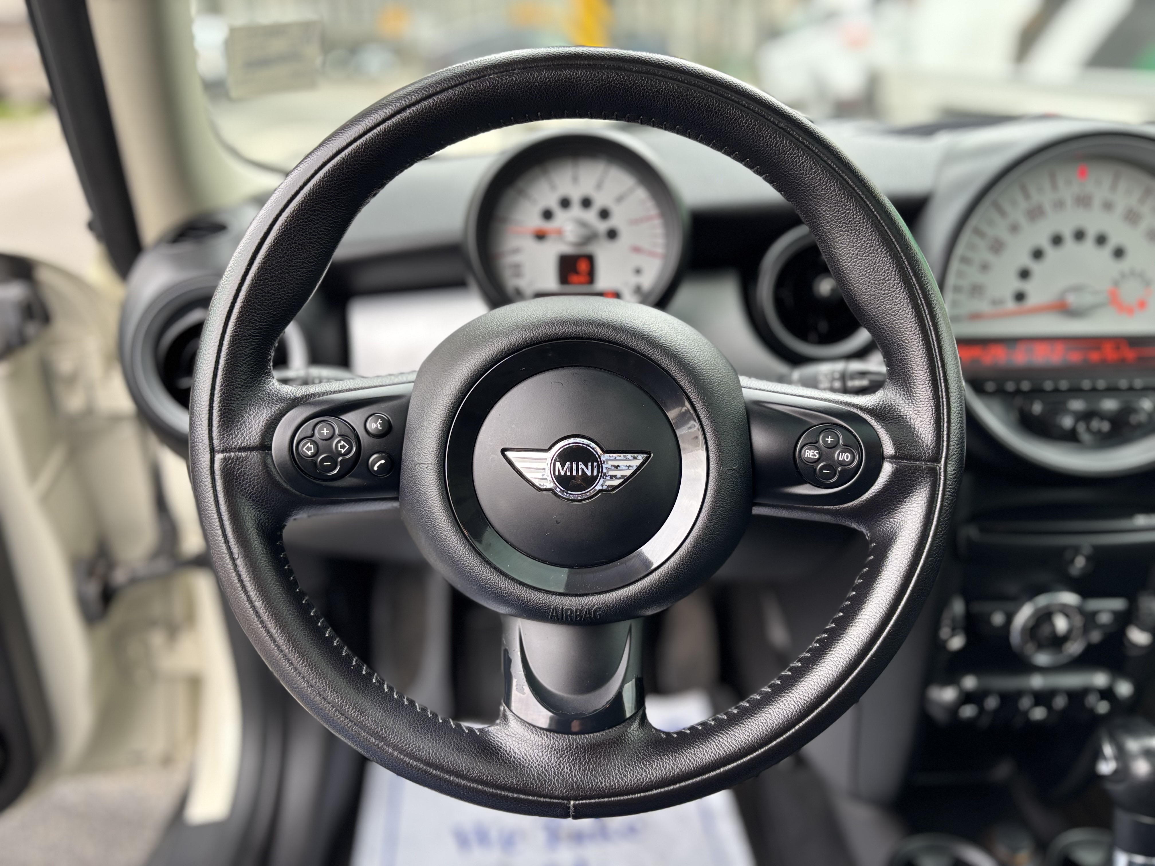 /canwestautoinc/2012-MINI-CooperHardtop-10087812130374263.jpg
