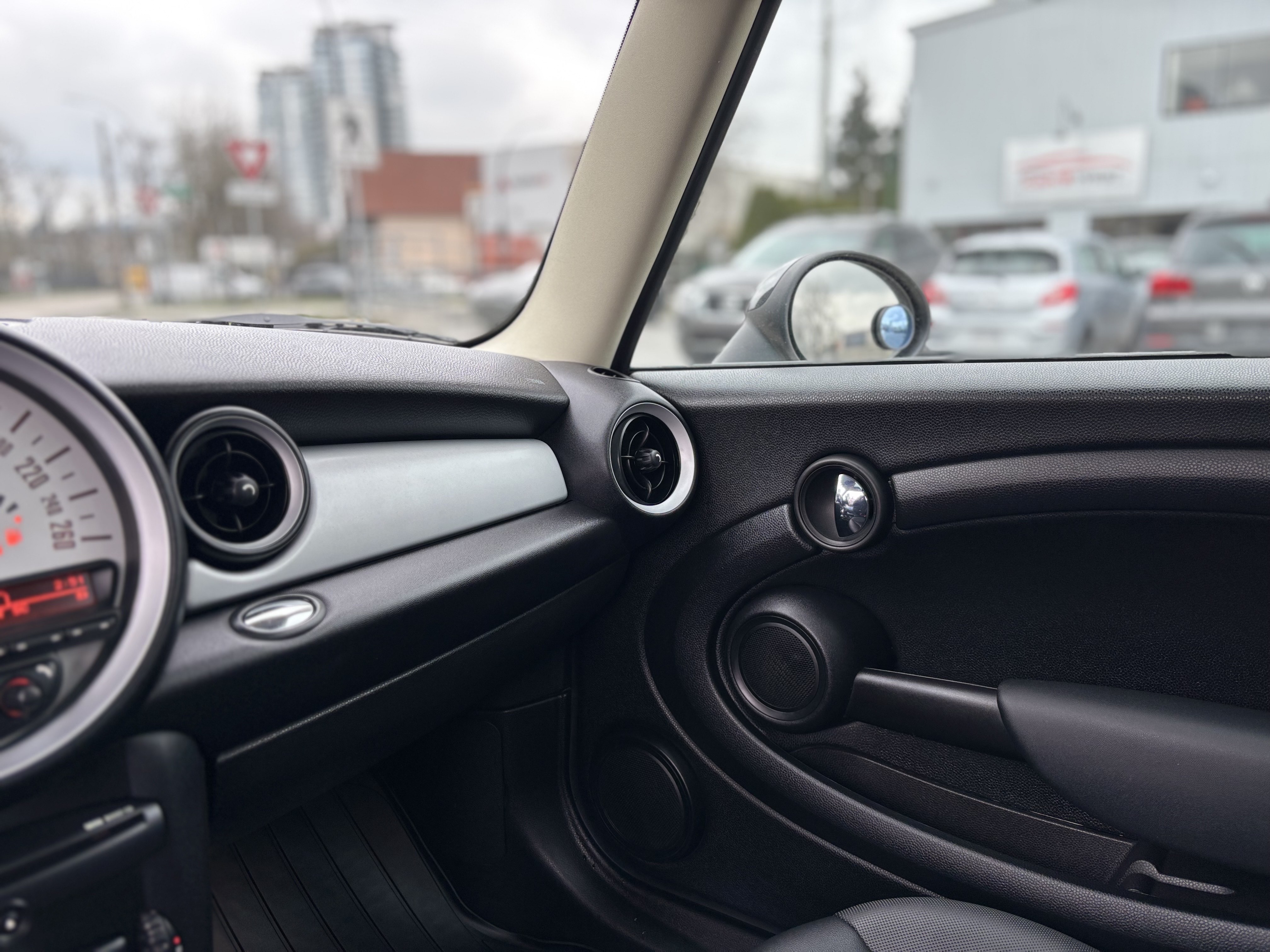 /canwestautoinc/2012-MINI-CooperHardtop-2385590575116463.jpg