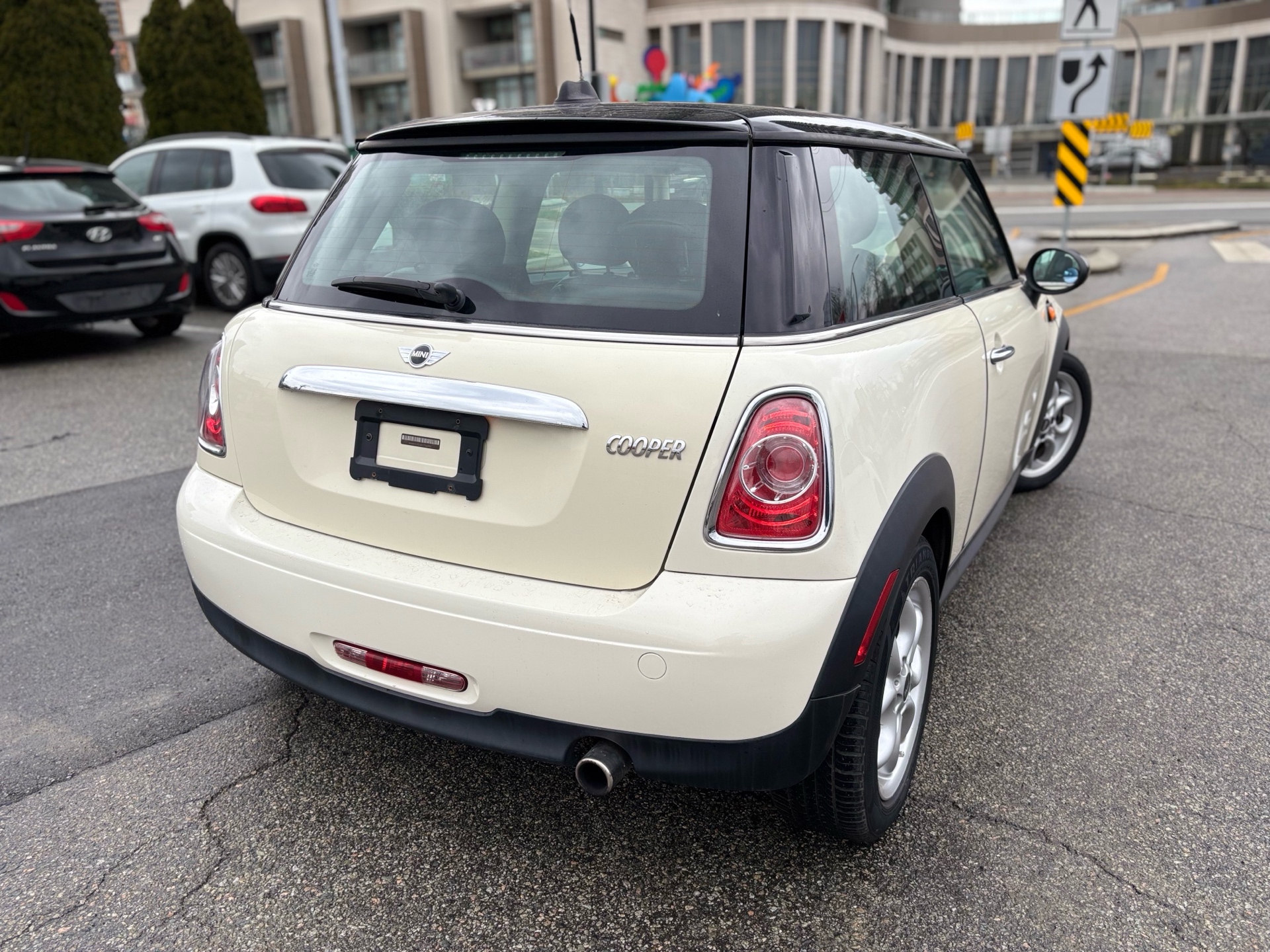/canwestautoinc/2012-MINI-CooperHardtop-2962968577370646.jpg