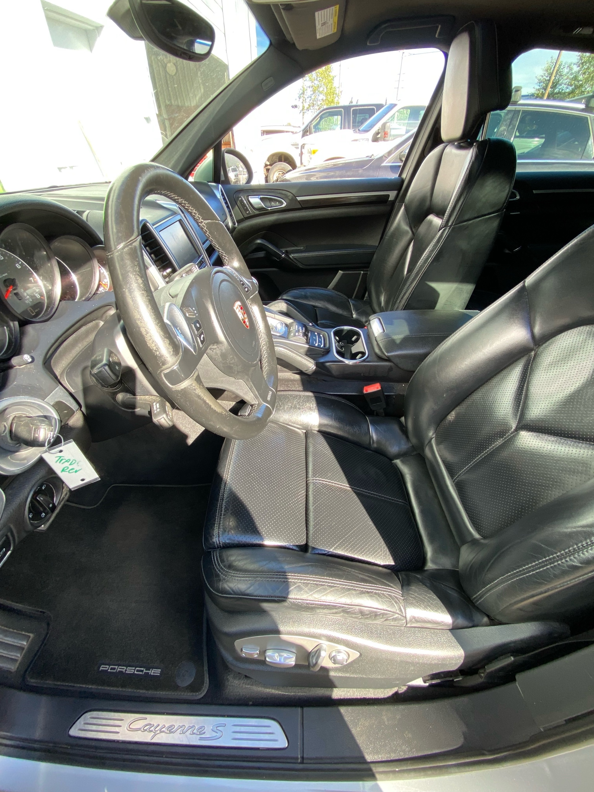 /canwestautoinc/2012-Porsche-Cayenne-13403829920460186.jpg