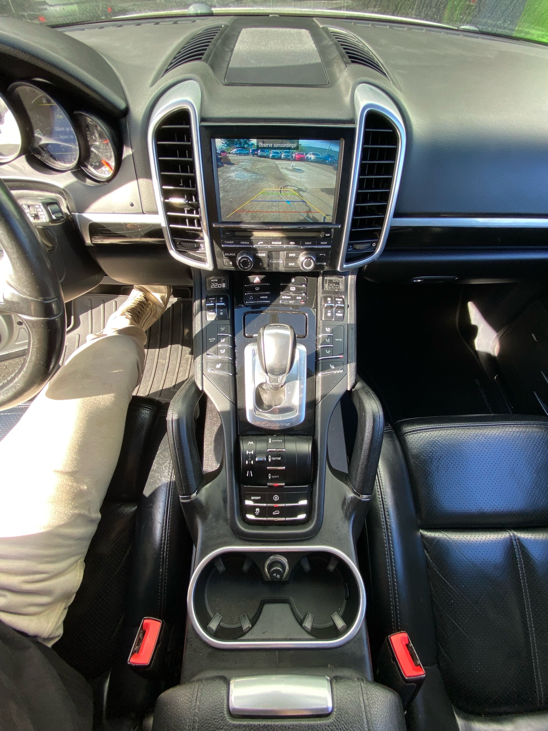 /canwestautoinc/2012-Porsche-Cayenne-5038767522895591.jpg