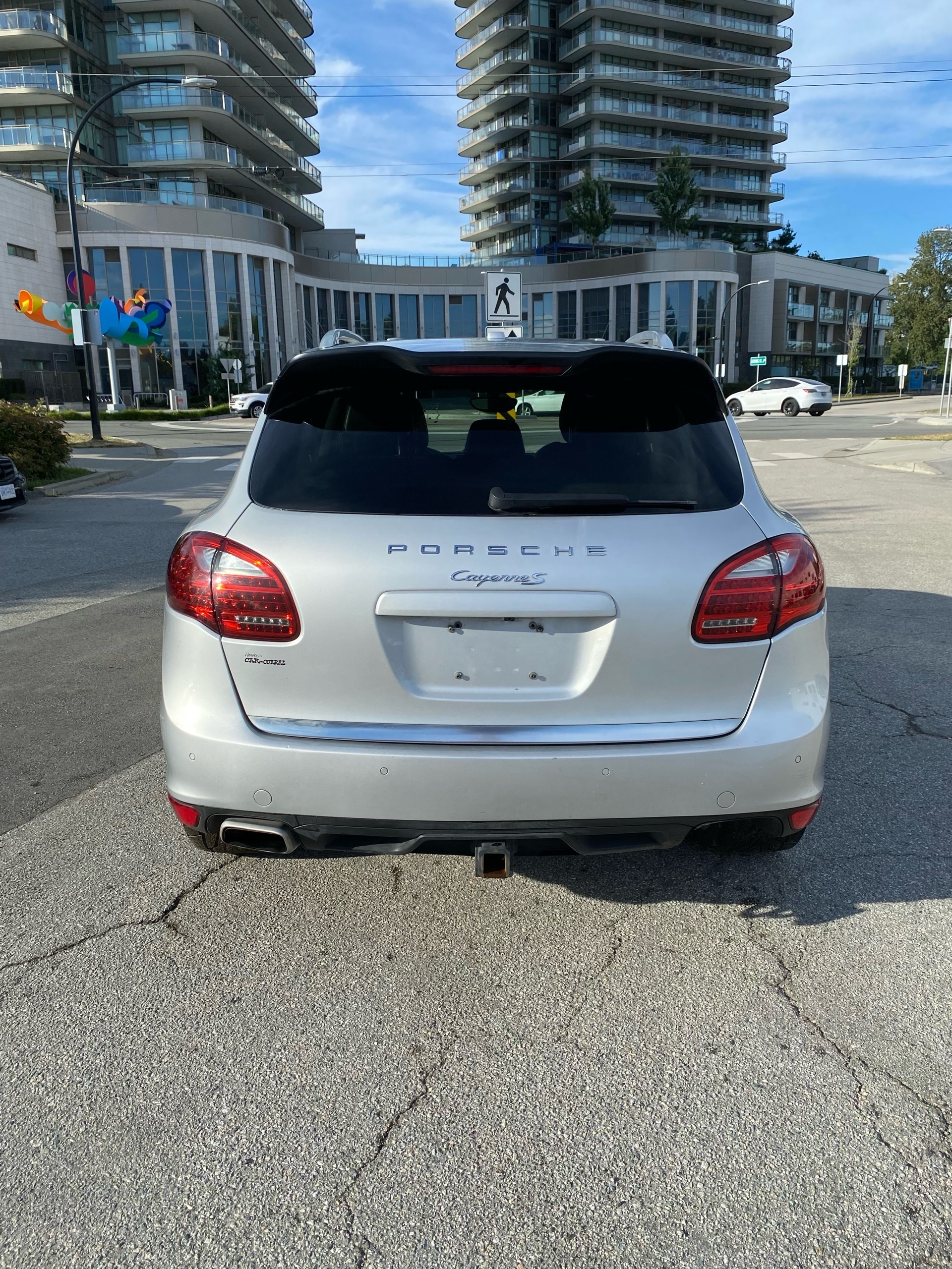 /canwestautoinc/2012-Porsche-Cayenne-7215052353414013.jpg