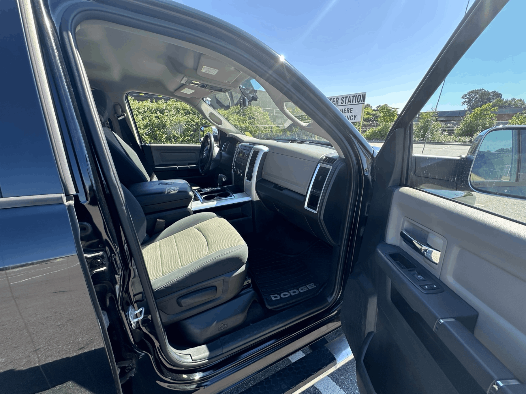 /canwestautoinc/2012-Ram-1500-5415187076537302.jpg