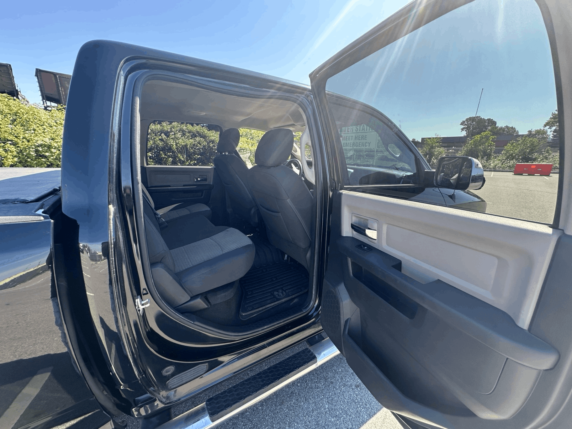 /canwestautoinc/2012-Ram-1500-5735961393927078.jpg