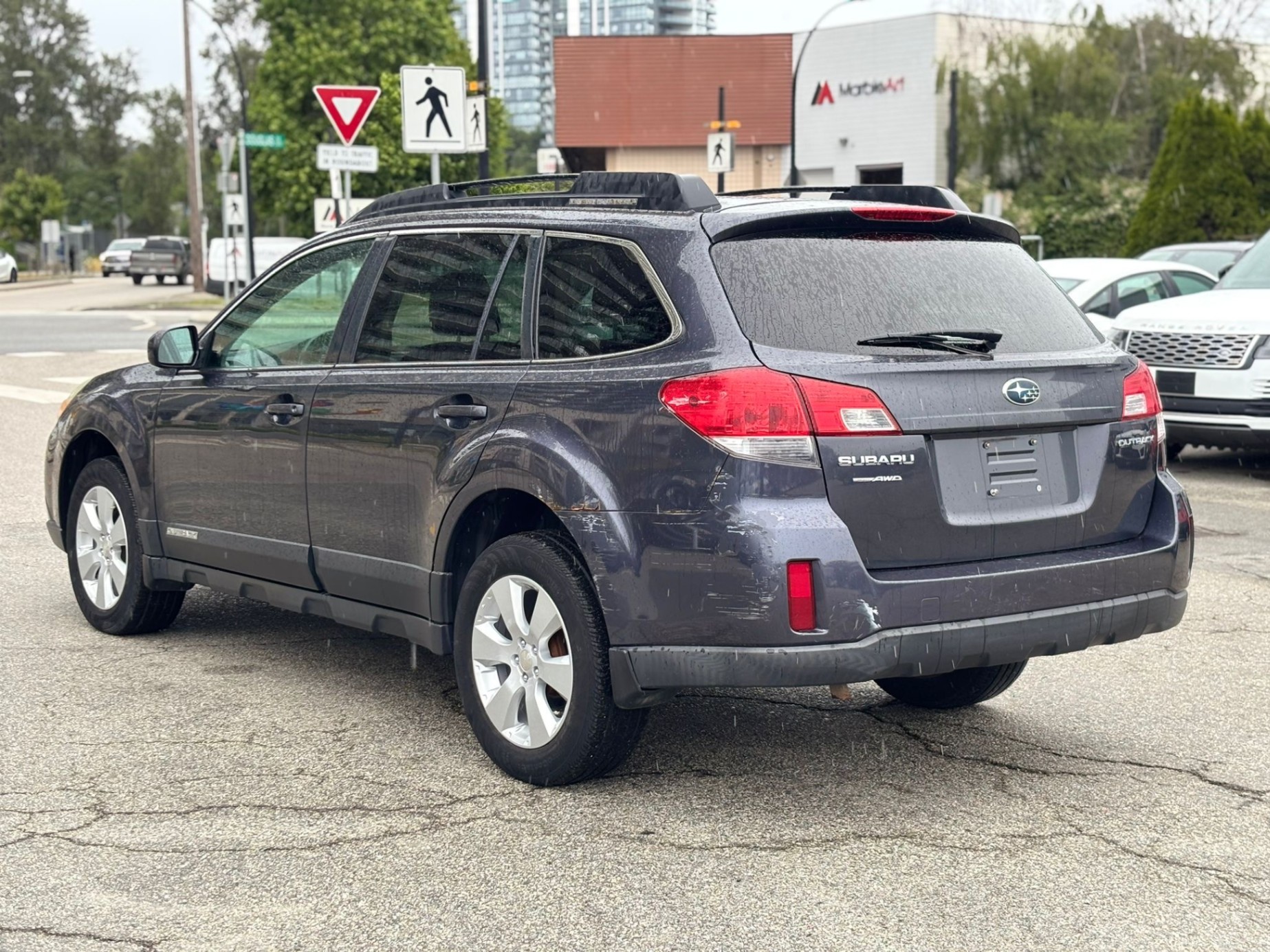 /canwestautoinc/2012-Subaru-Outback-4152582122610322.jpg