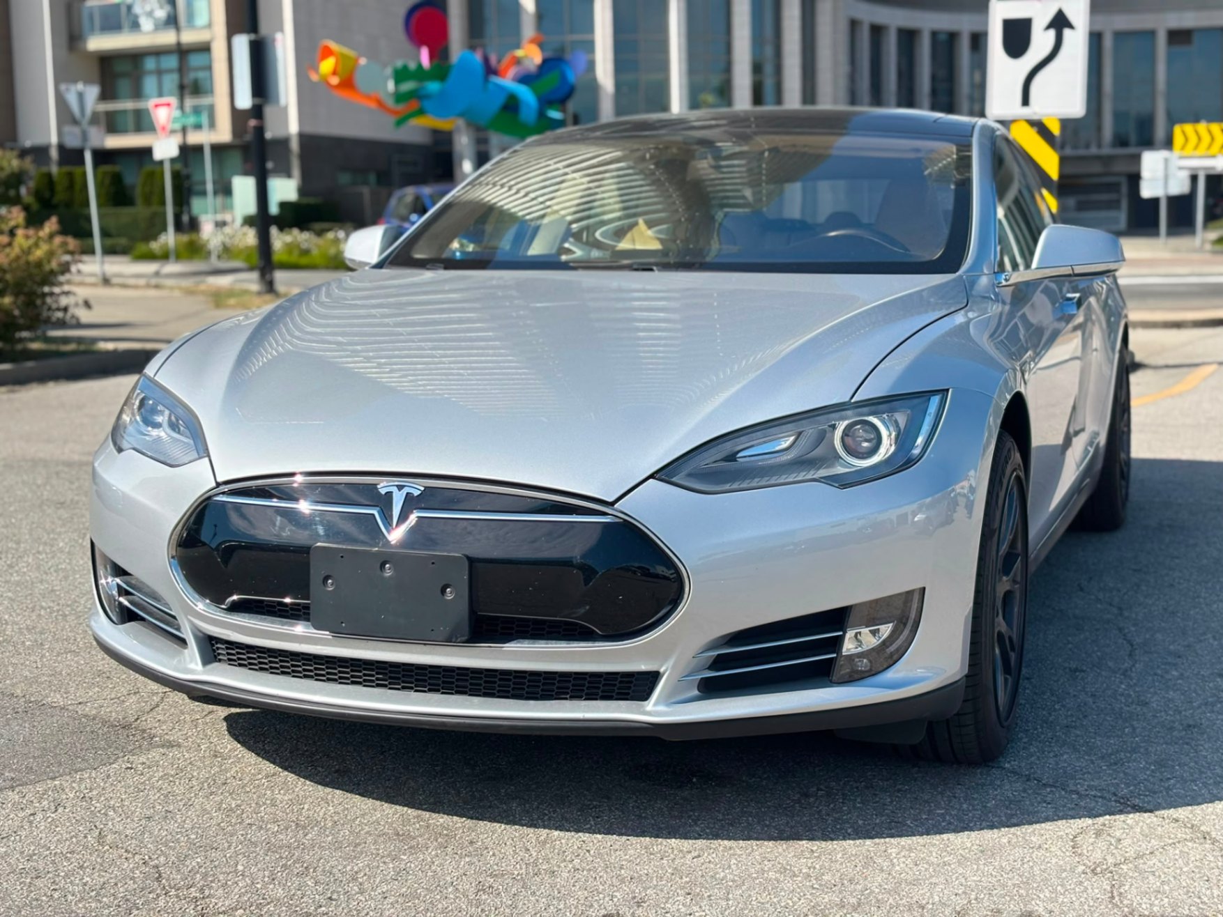 /canwestautoinc/2012-Tesla-ModelS-04599307250712403.jpg