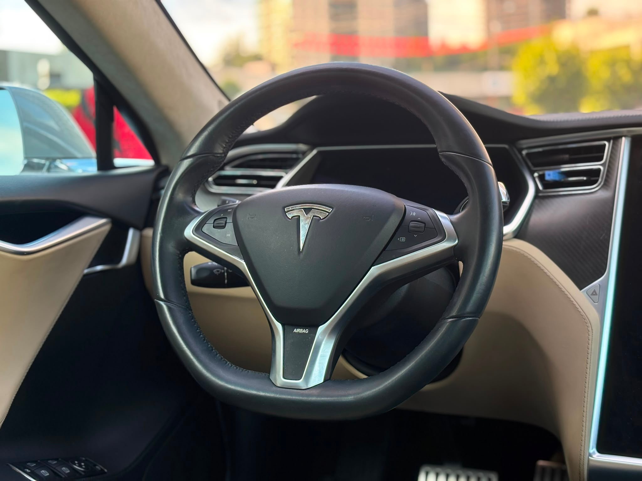 /canwestautoinc/2012-Tesla-ModelS-12417997405686387.jpg