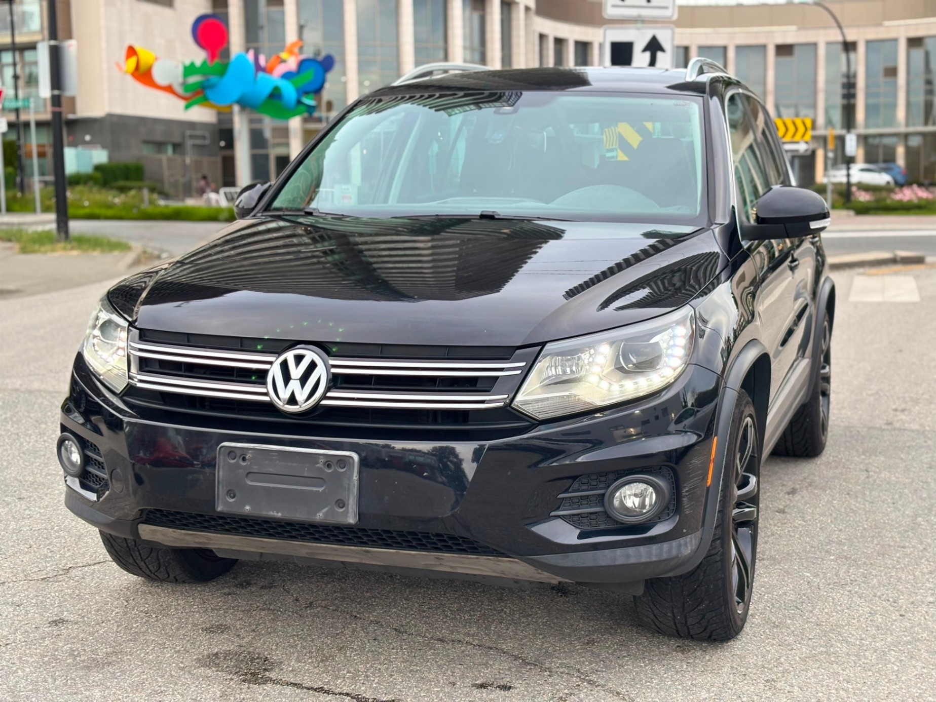 /canwestautoinc/2012-Volkswagen-Tiguan-3804846746354833.jpg