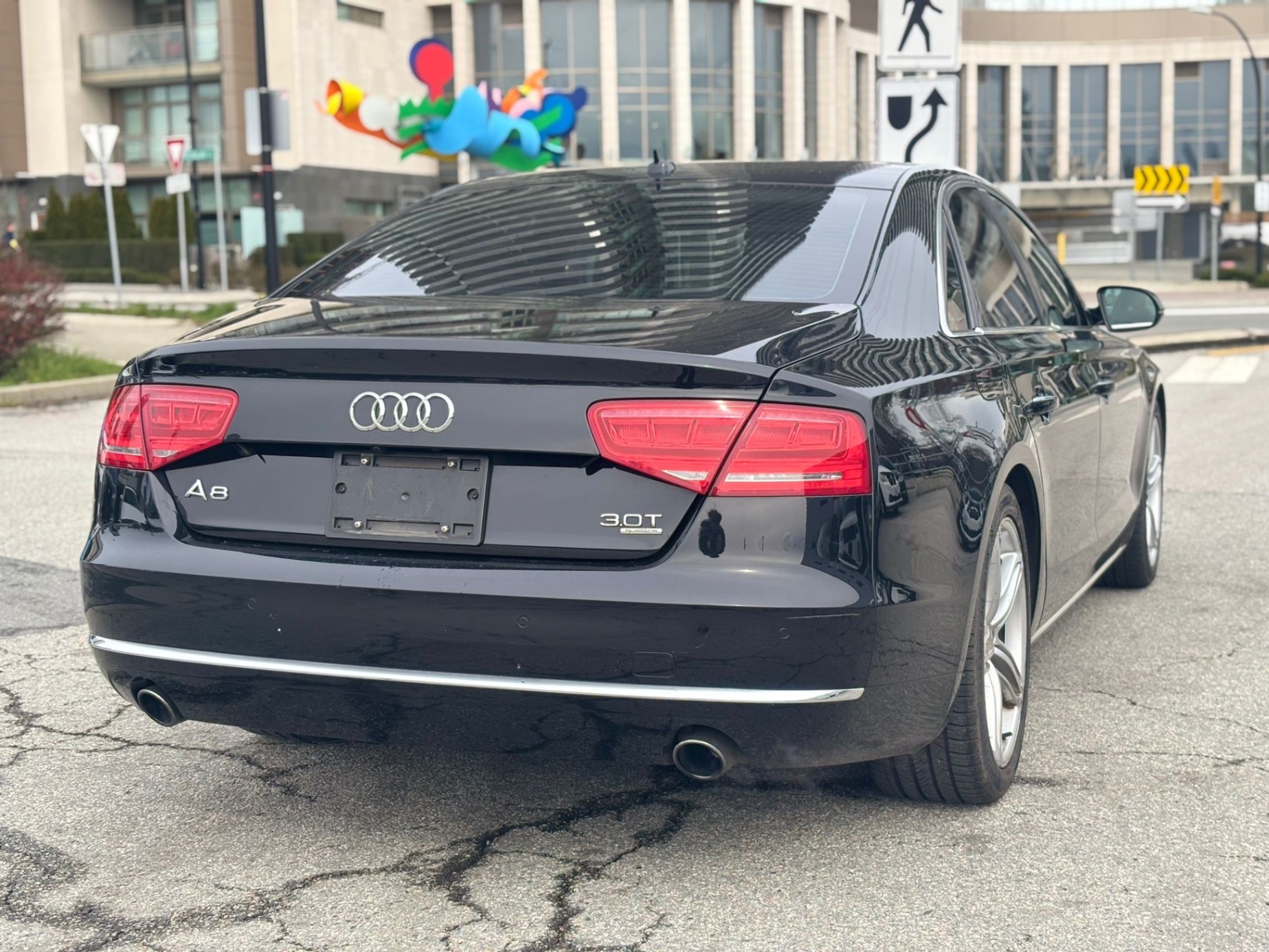 /canwestautoinc/2013-Audi-A8-02469072274324957.jpg