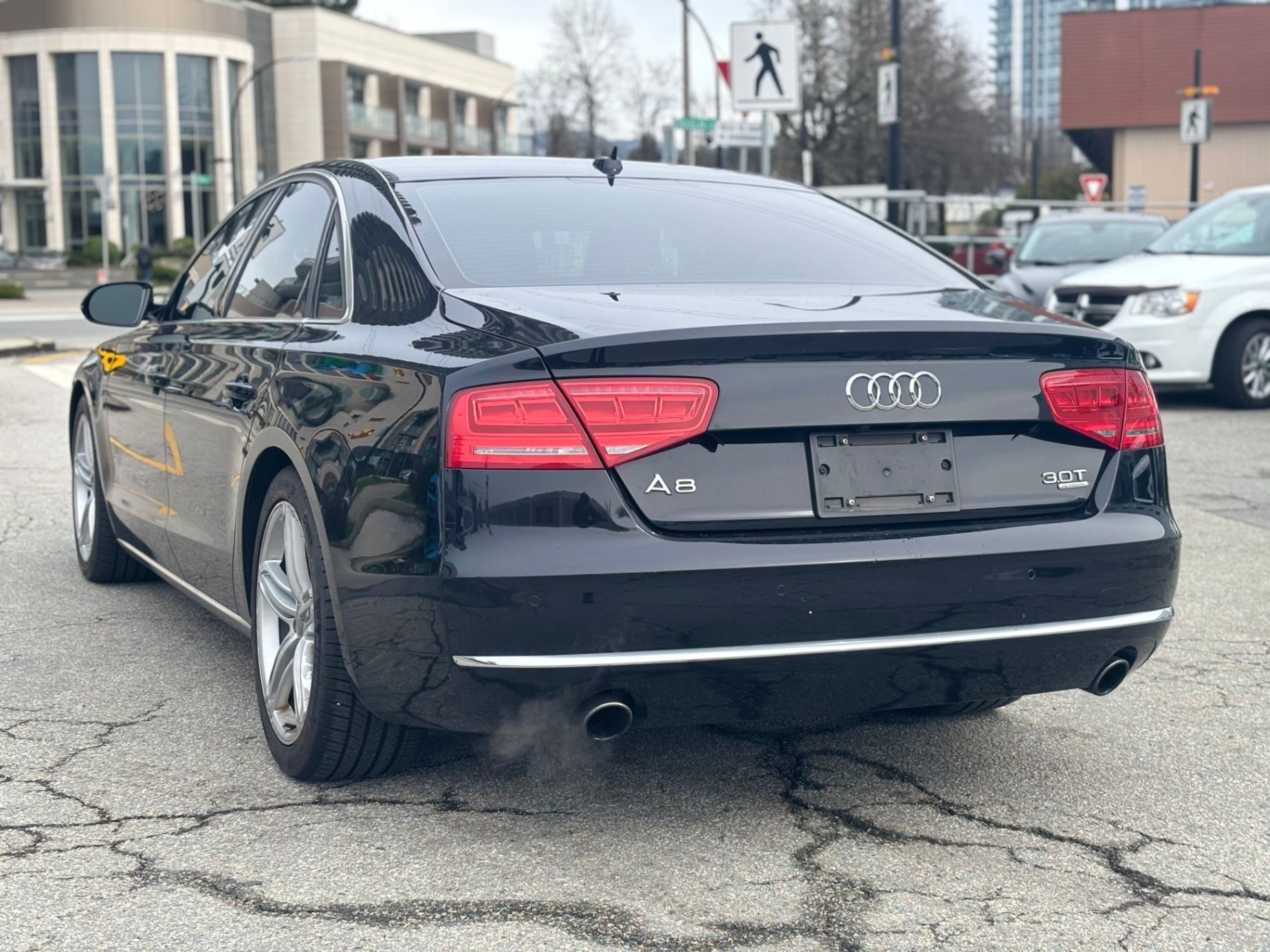 /canwestautoinc/2013-Audi-A8-0897423599133329.jpg
