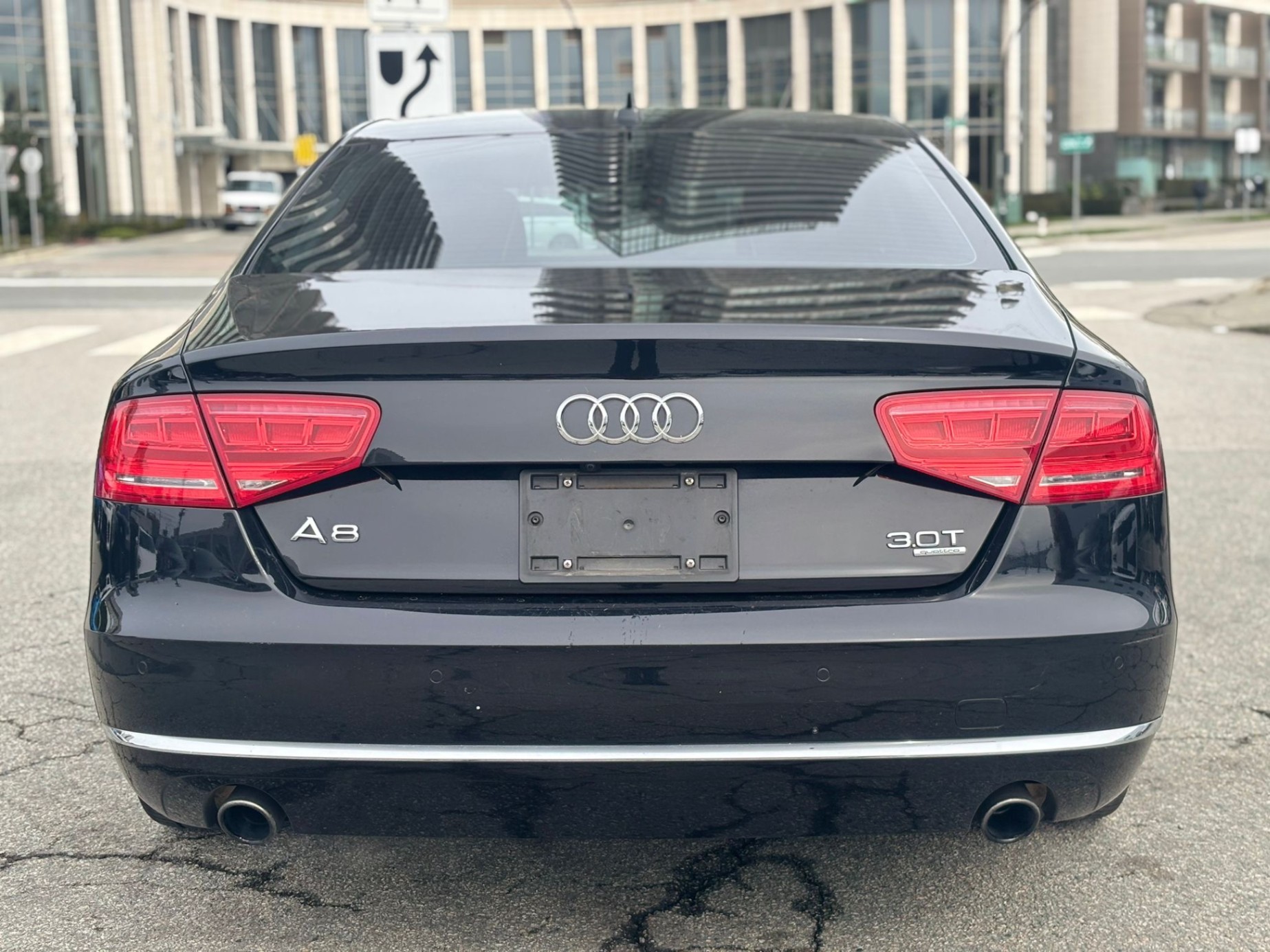 /canwestautoinc/2013-Audi-A8-2080632112914509.jpg