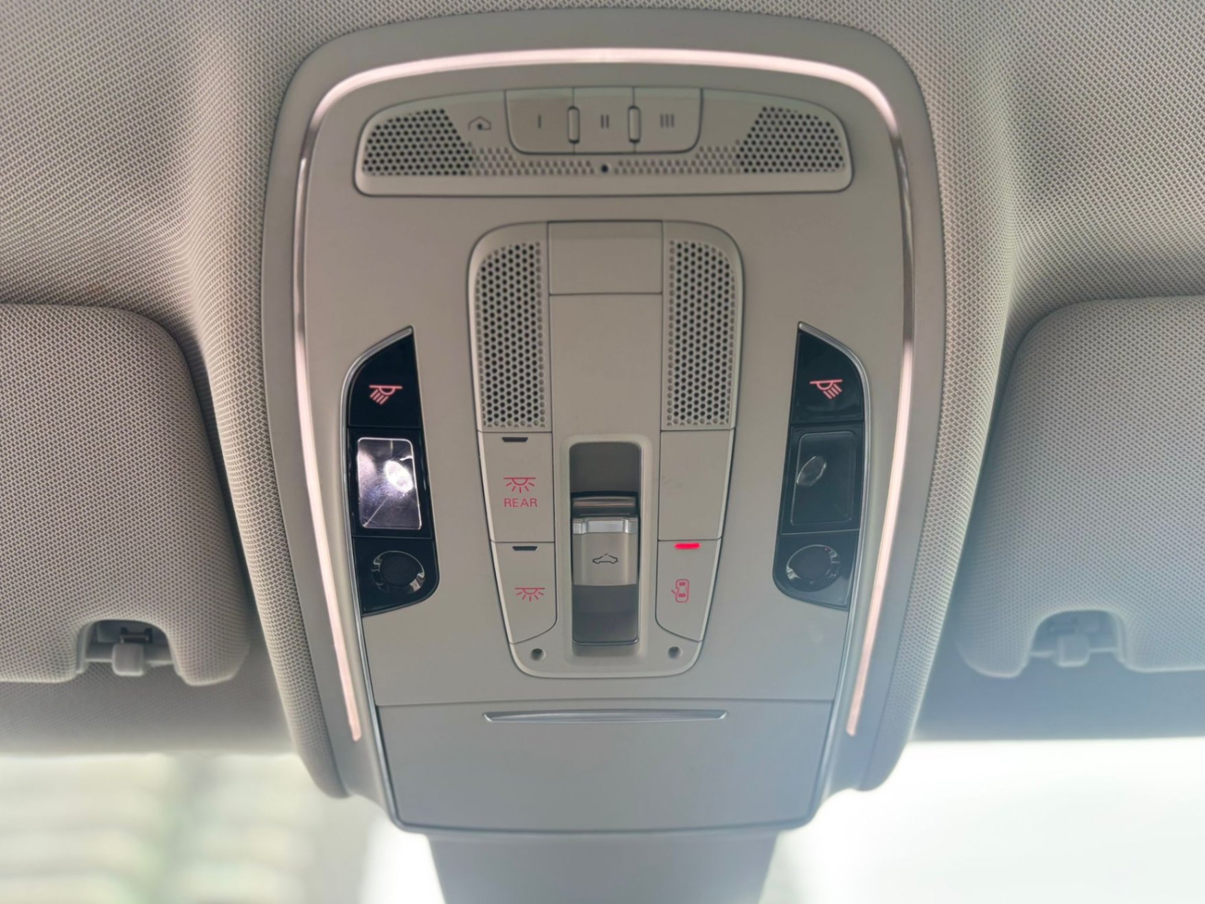/canwestautoinc/2013-Audi-A8-4683864578274963.jpg
