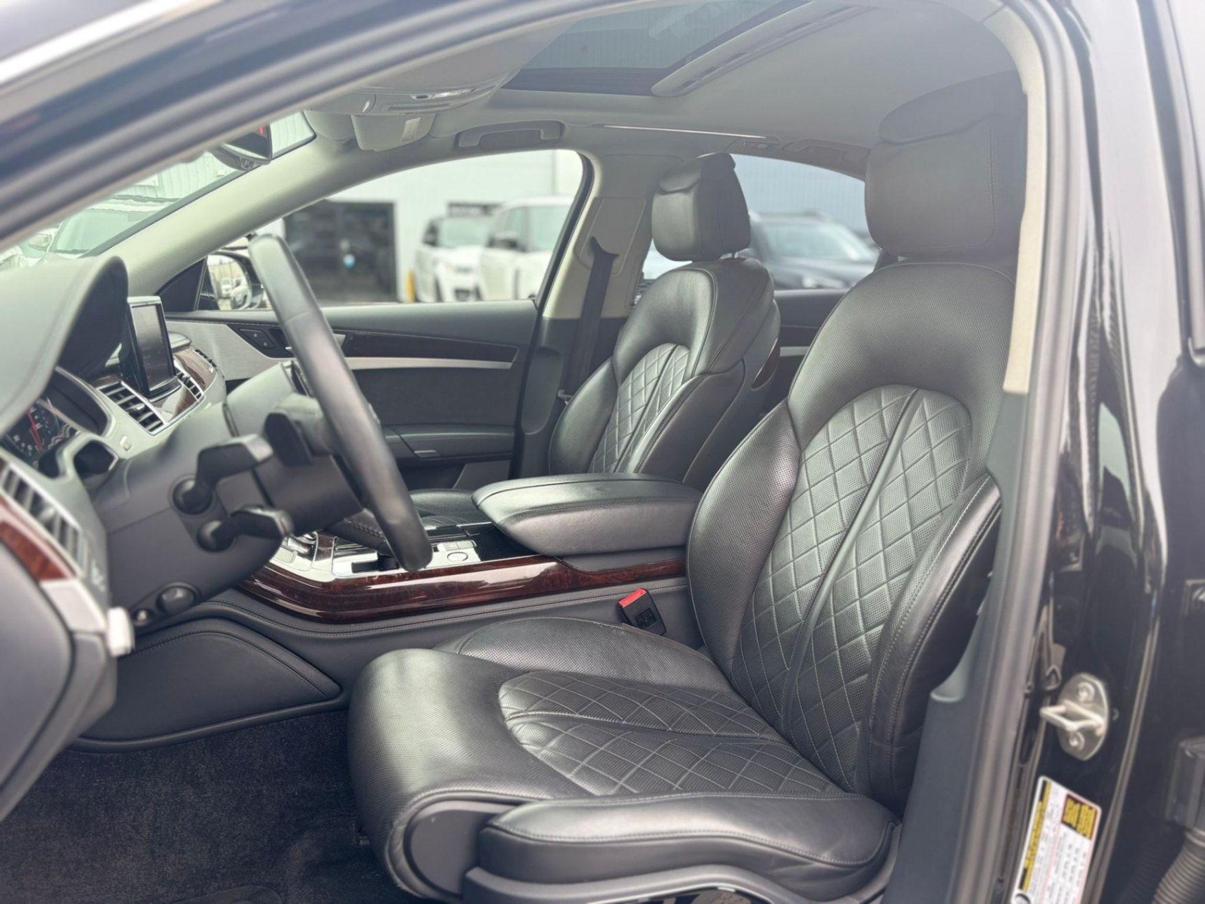 /canwestautoinc/2013-Audi-A8-5226233281432178.jpg