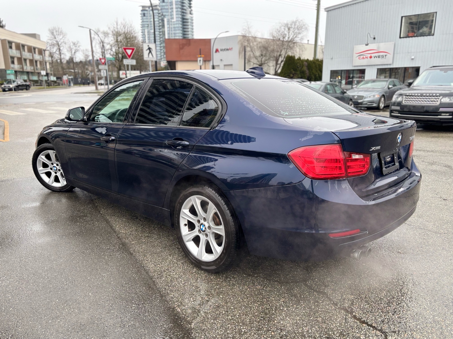 /canwestautoinc/2013-BMW-3Series-2108365375792729.jpg