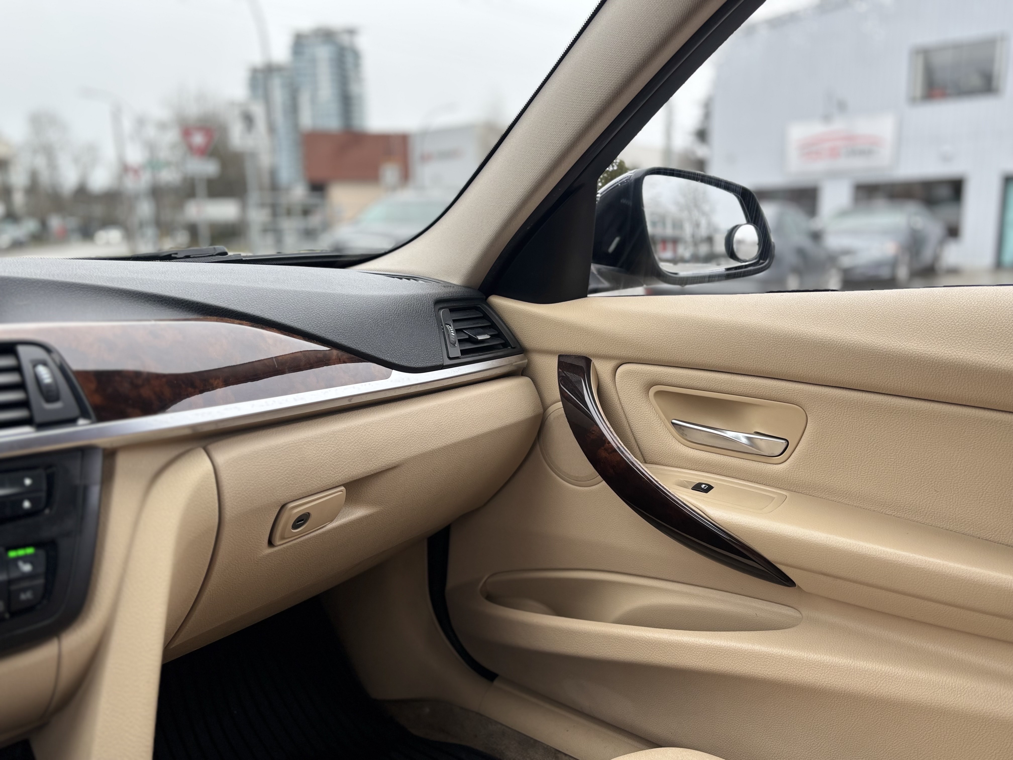 /canwestautoinc/2013-BMW-3Series-27643205288501593.jpg