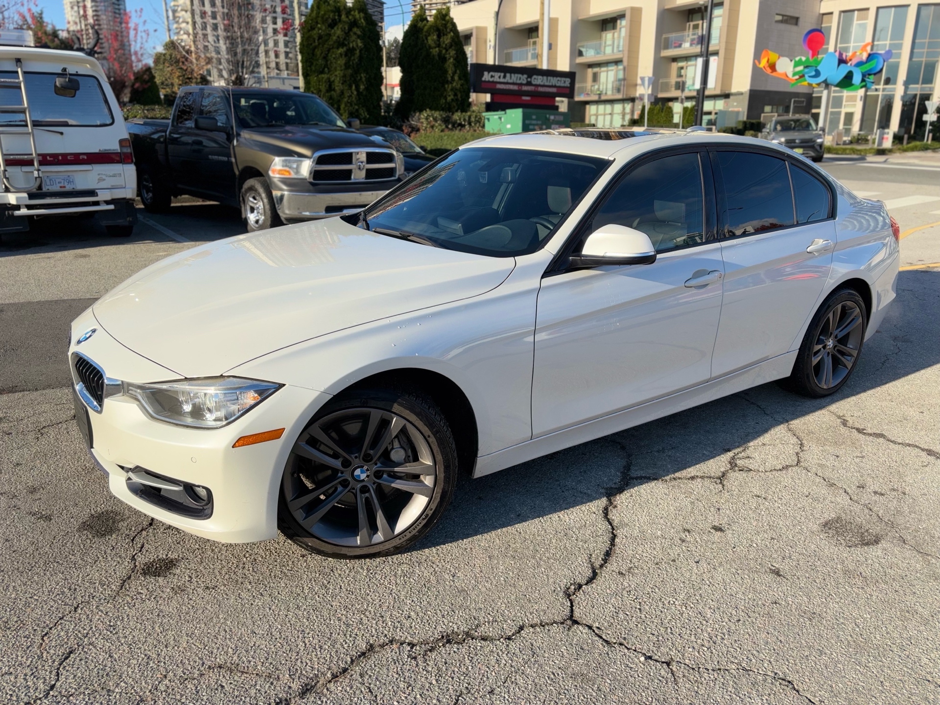 /canwestautoinc/2013-BMW-3Series-5090342444564895.jpg