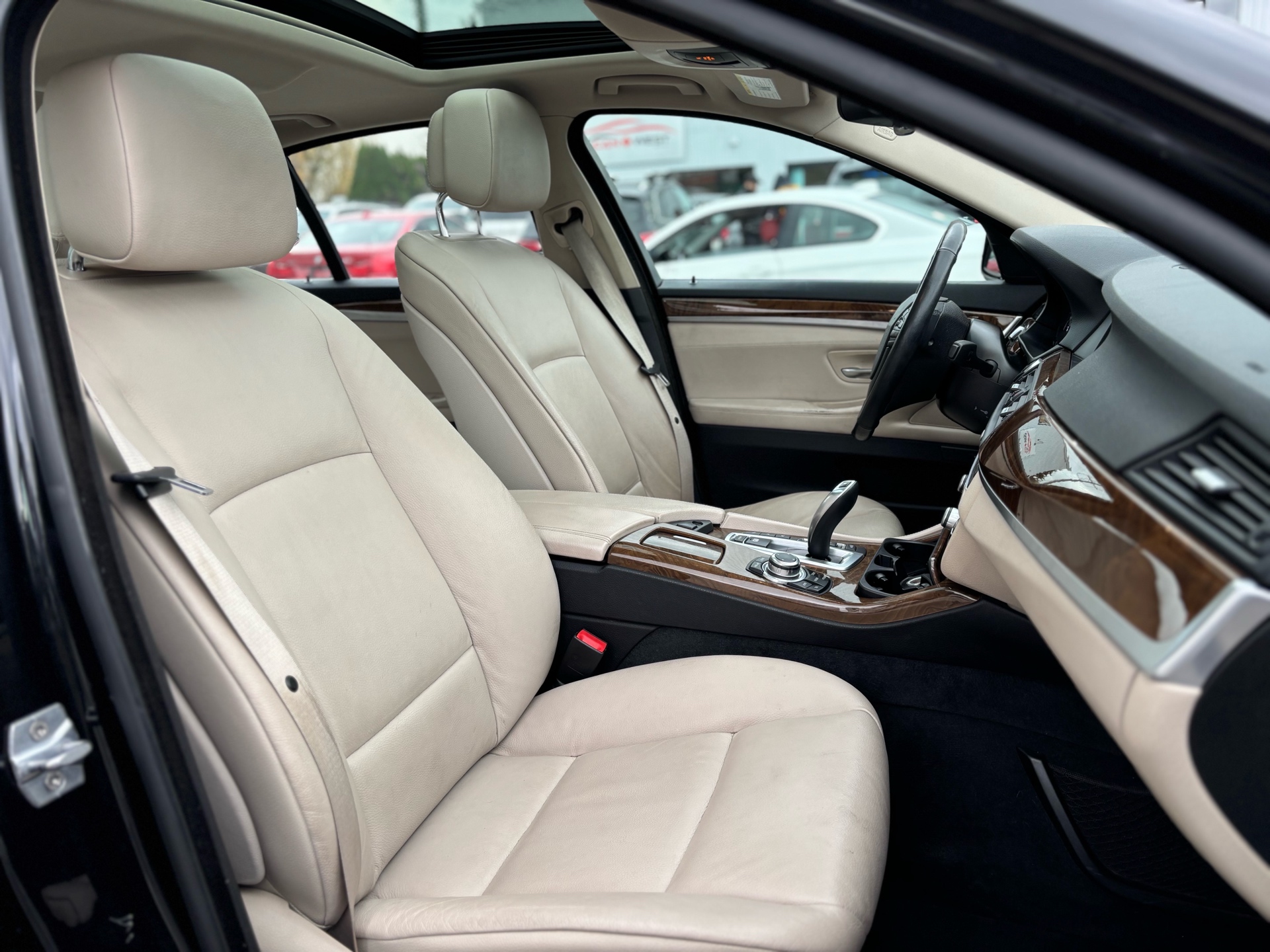 /canwestautoinc/2013-BMW-5Series-0684105915011397.jpg
