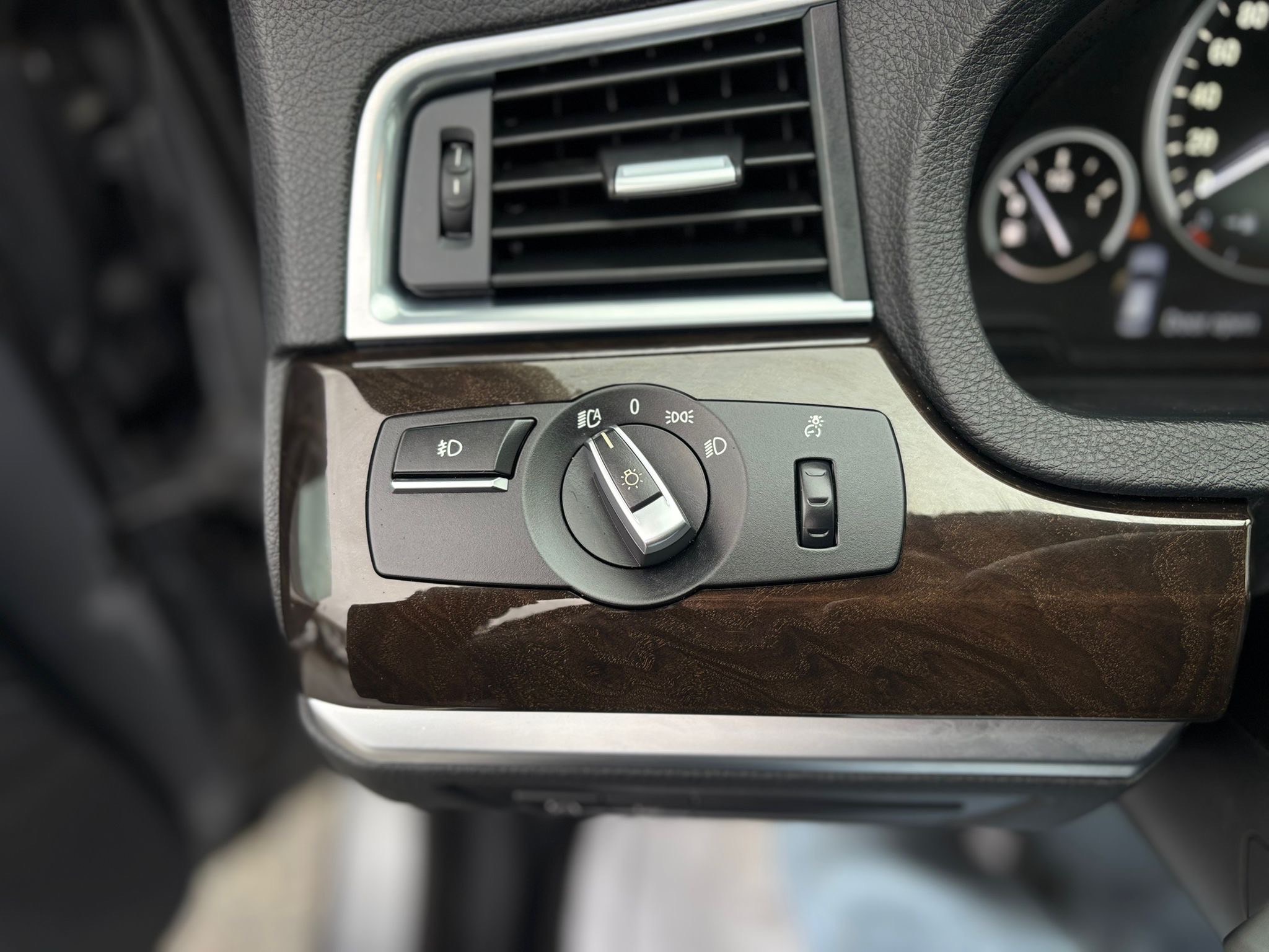 /canwestautoinc/2013-BMW-5Series-12254838143610947.jpg