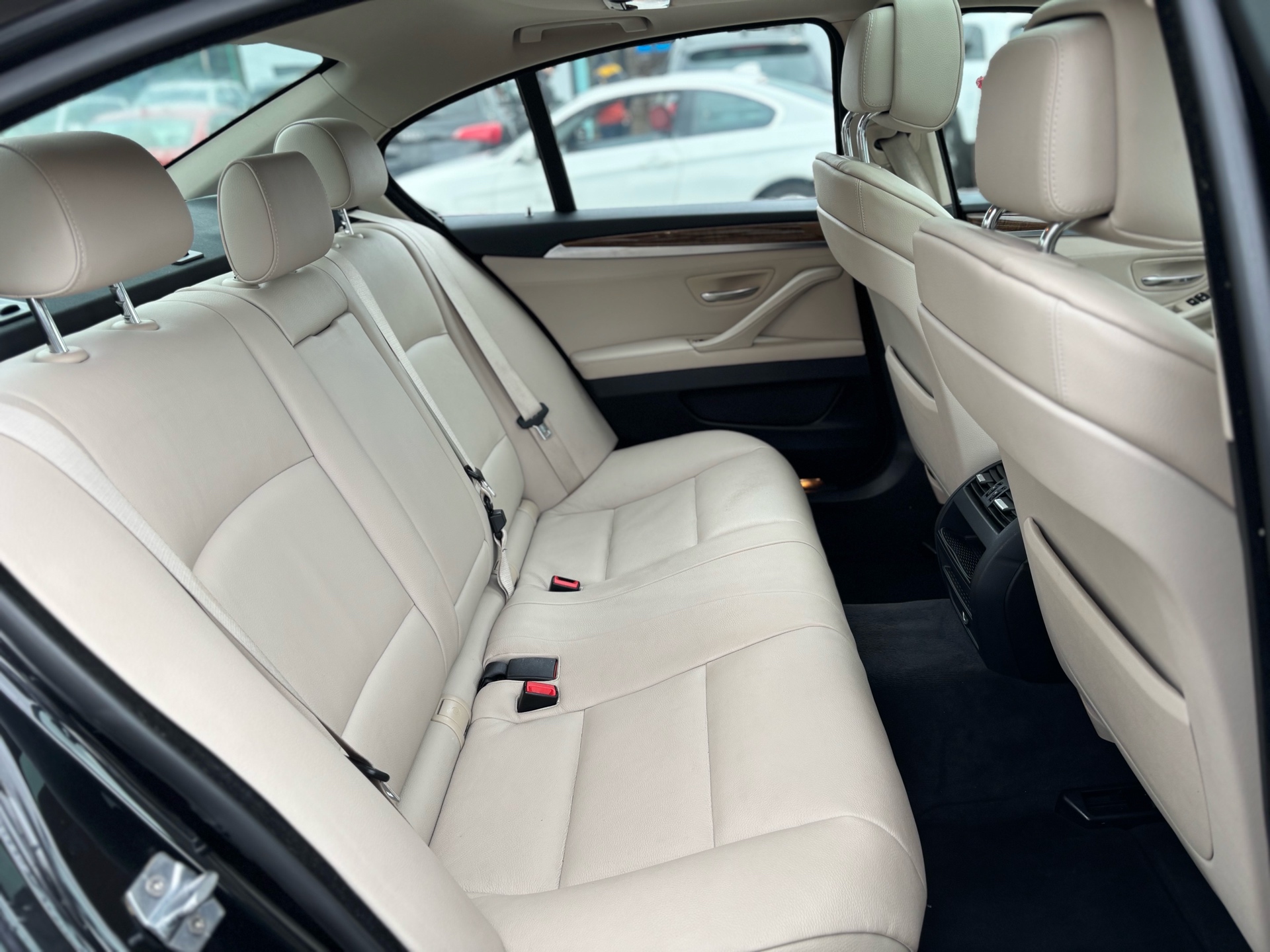 /canwestautoinc/2013-BMW-5Series-9992149818799416.jpg