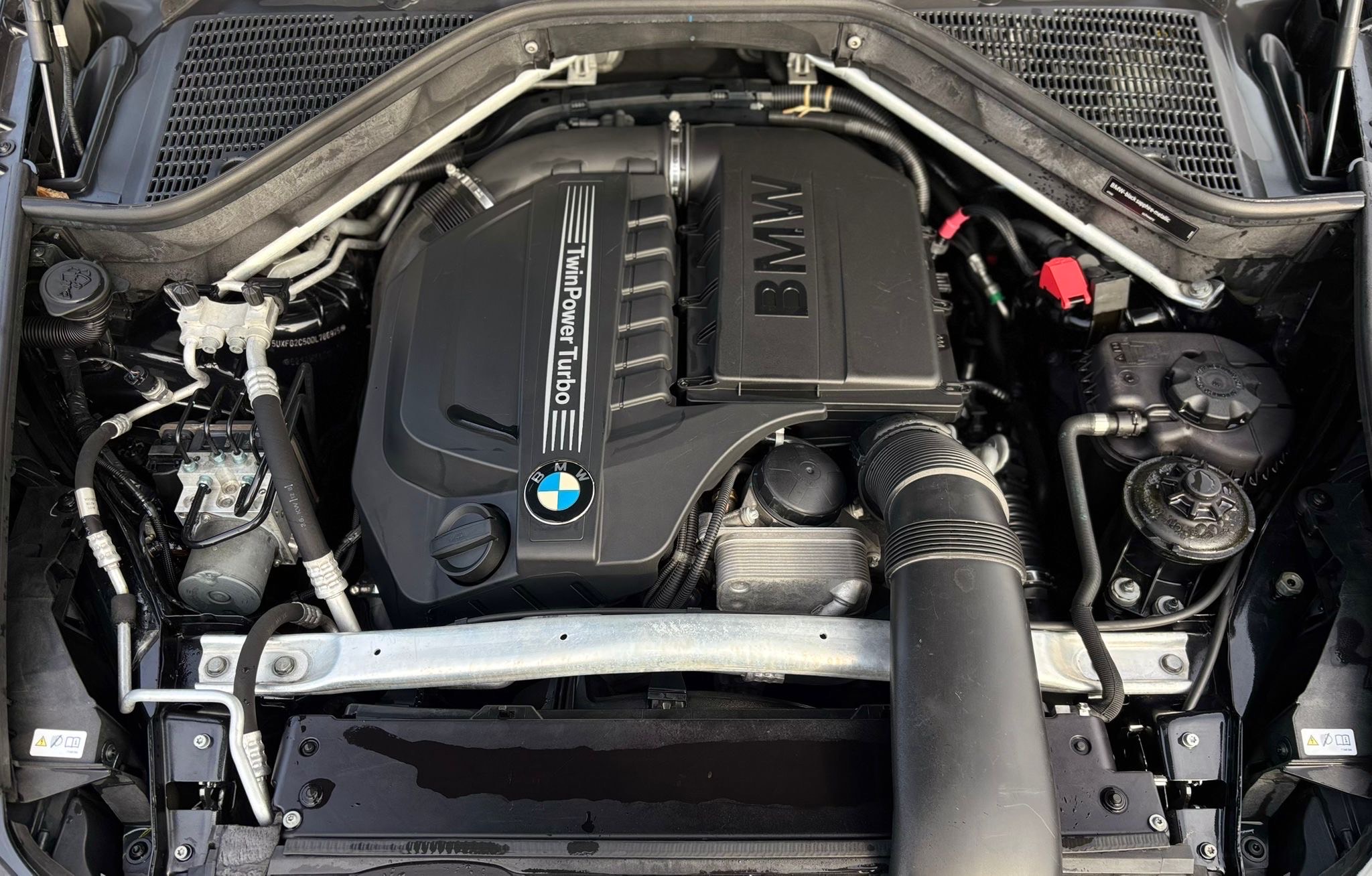/canwestautoinc/2013-BMW-X6-08811276596889583.jpg