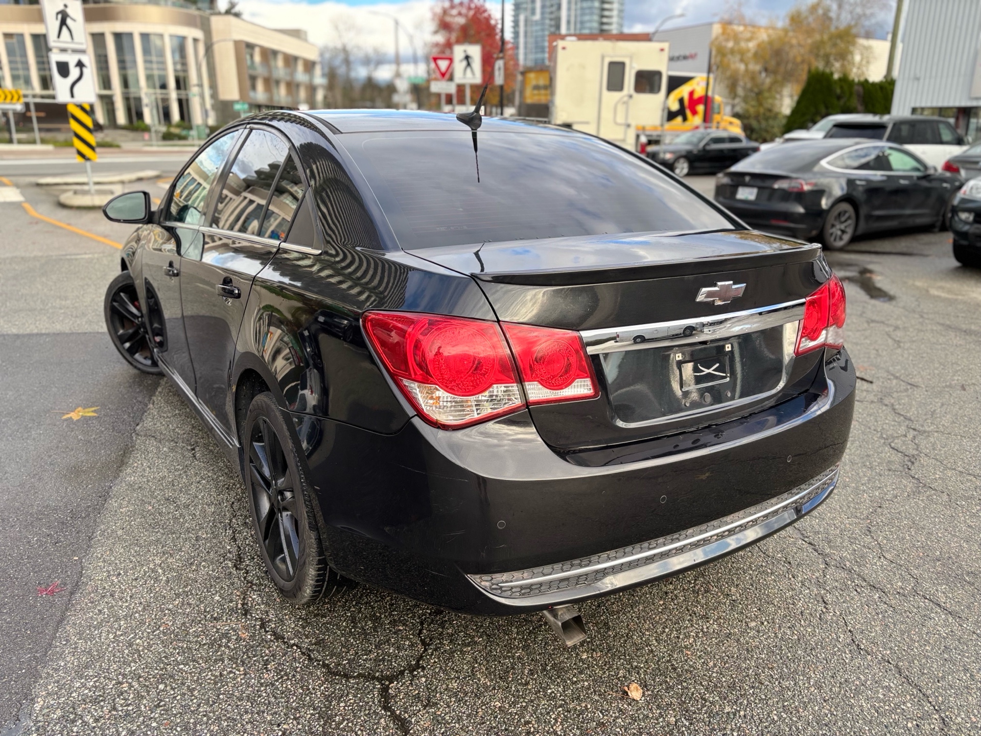 /canwestautoinc/2013-Chevrolet-Cruze-033909025016285455.jpg