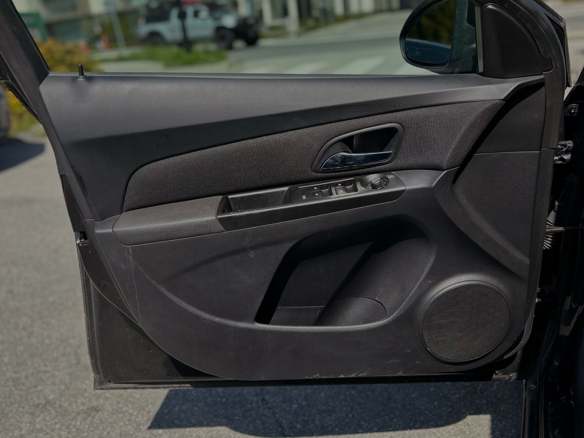 /canwestautoinc/2013-Chevrolet-Cruze-11067148765255741.jpg