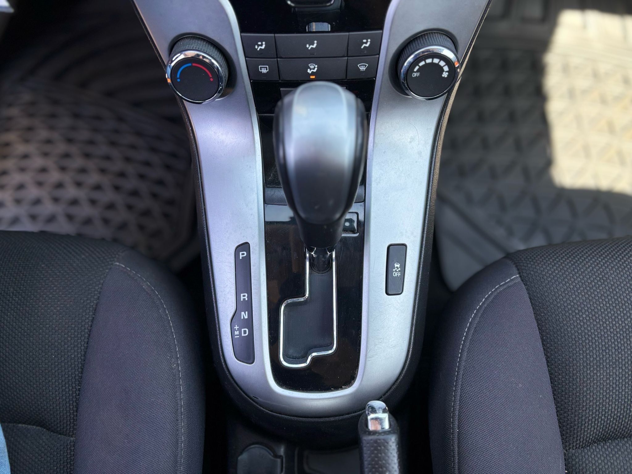 /canwestautoinc/2013-Chevrolet-Cruze-43135355214615645.jpg
