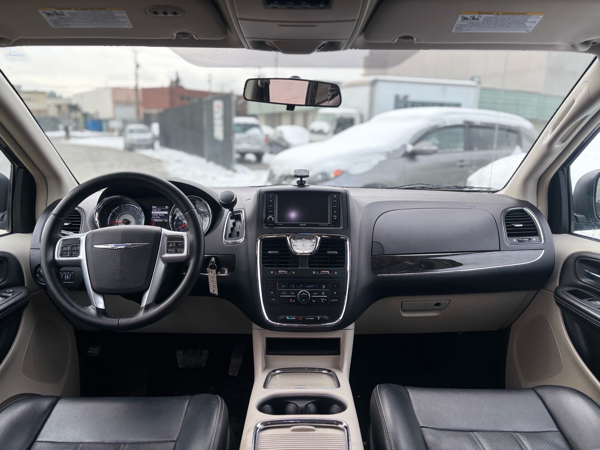 /canwestautoinc/2013-Chrysler-Town&-08265014981823393.jpg