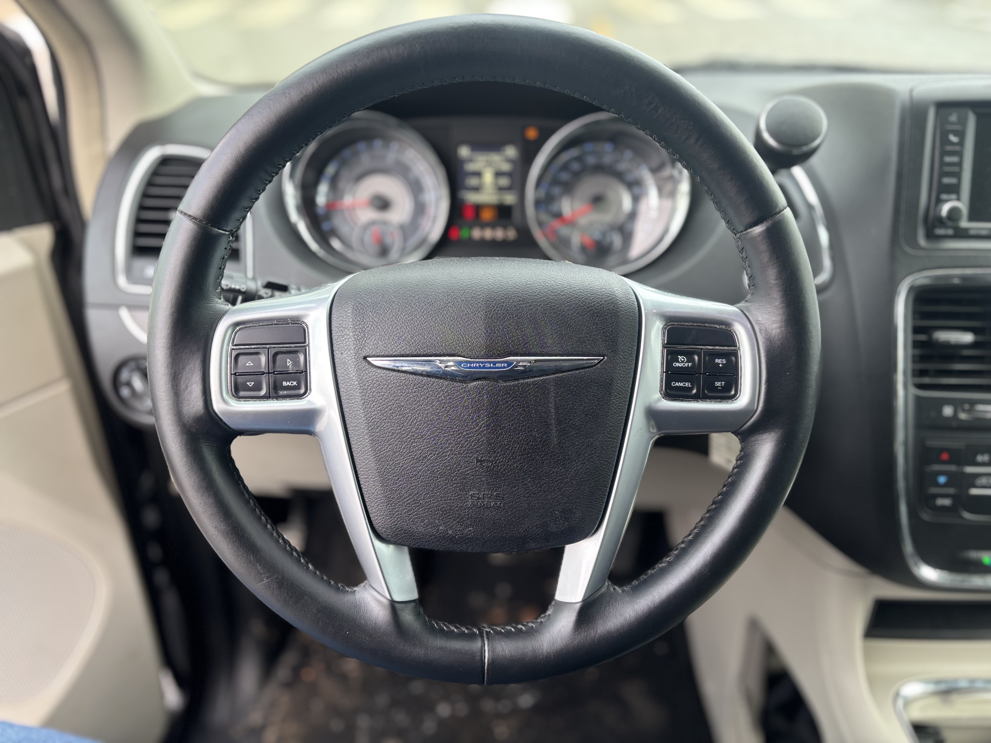 /canwestautoinc/2013-Chrysler-Town&-14449916719732703.jpg
