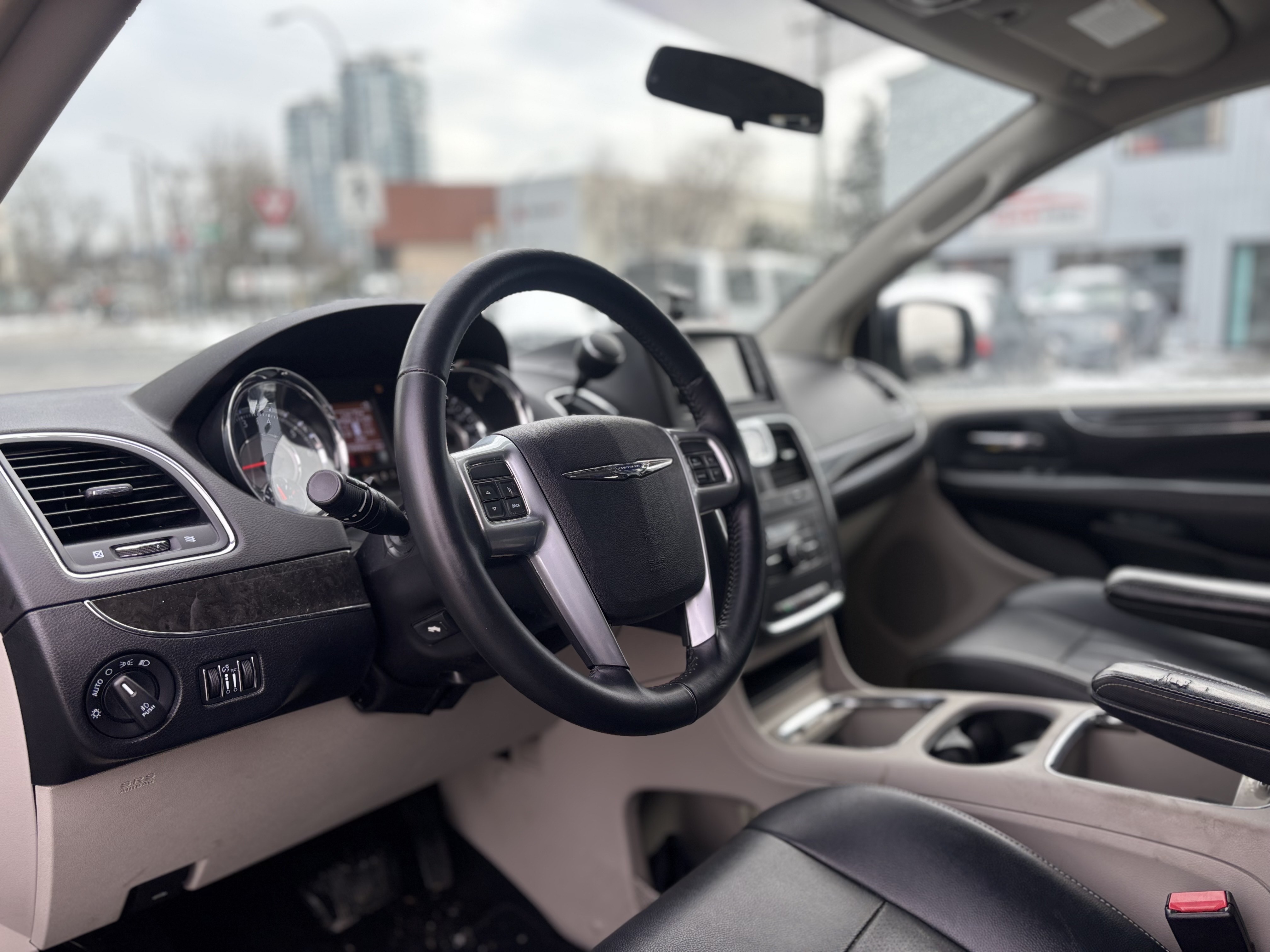 /canwestautoinc/2013-Chrysler-Town&-2544887803485931.jpg