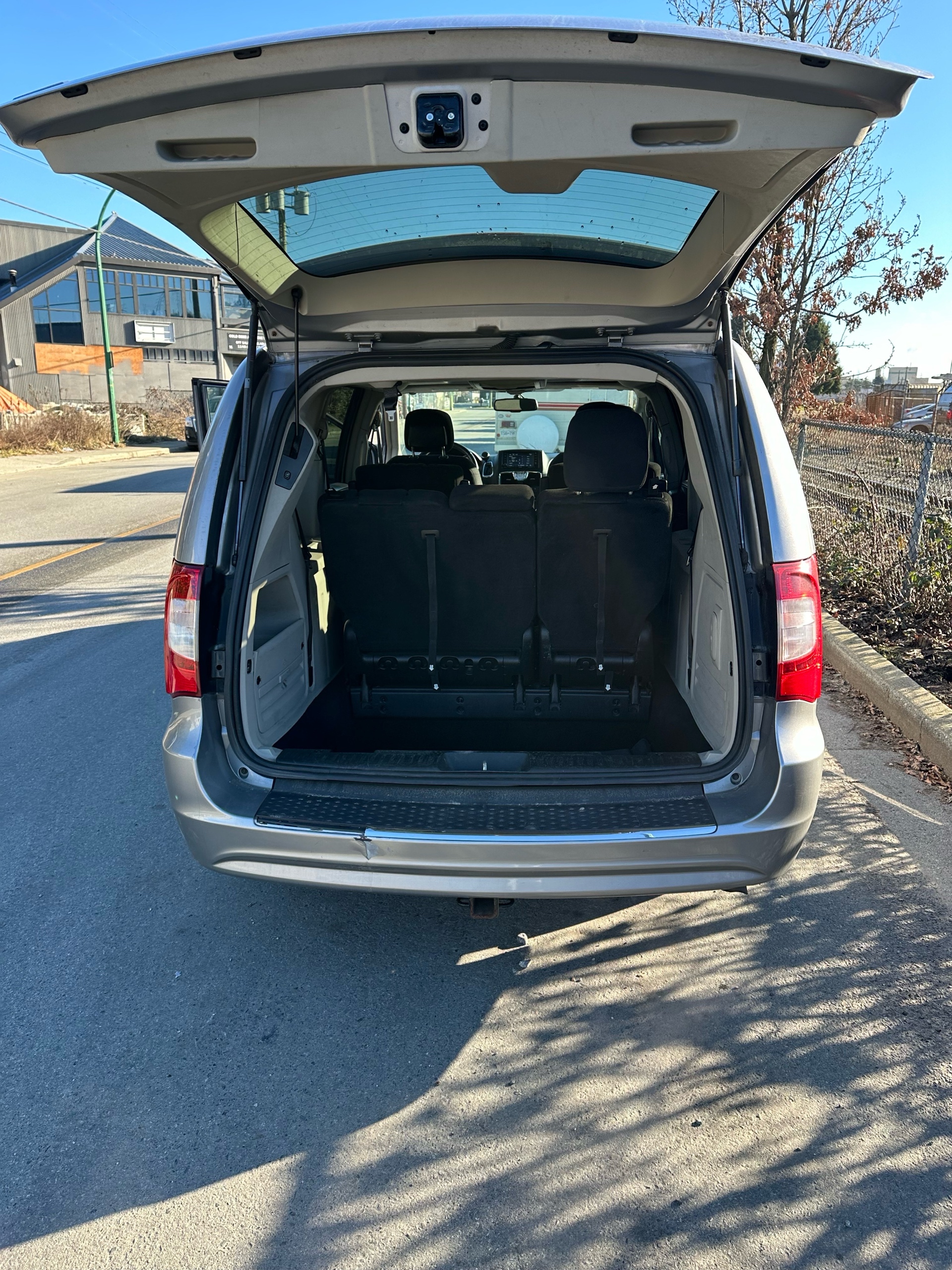 /canwestautoinc/2013-Chrysler-Town&-3461149680864384.jpg